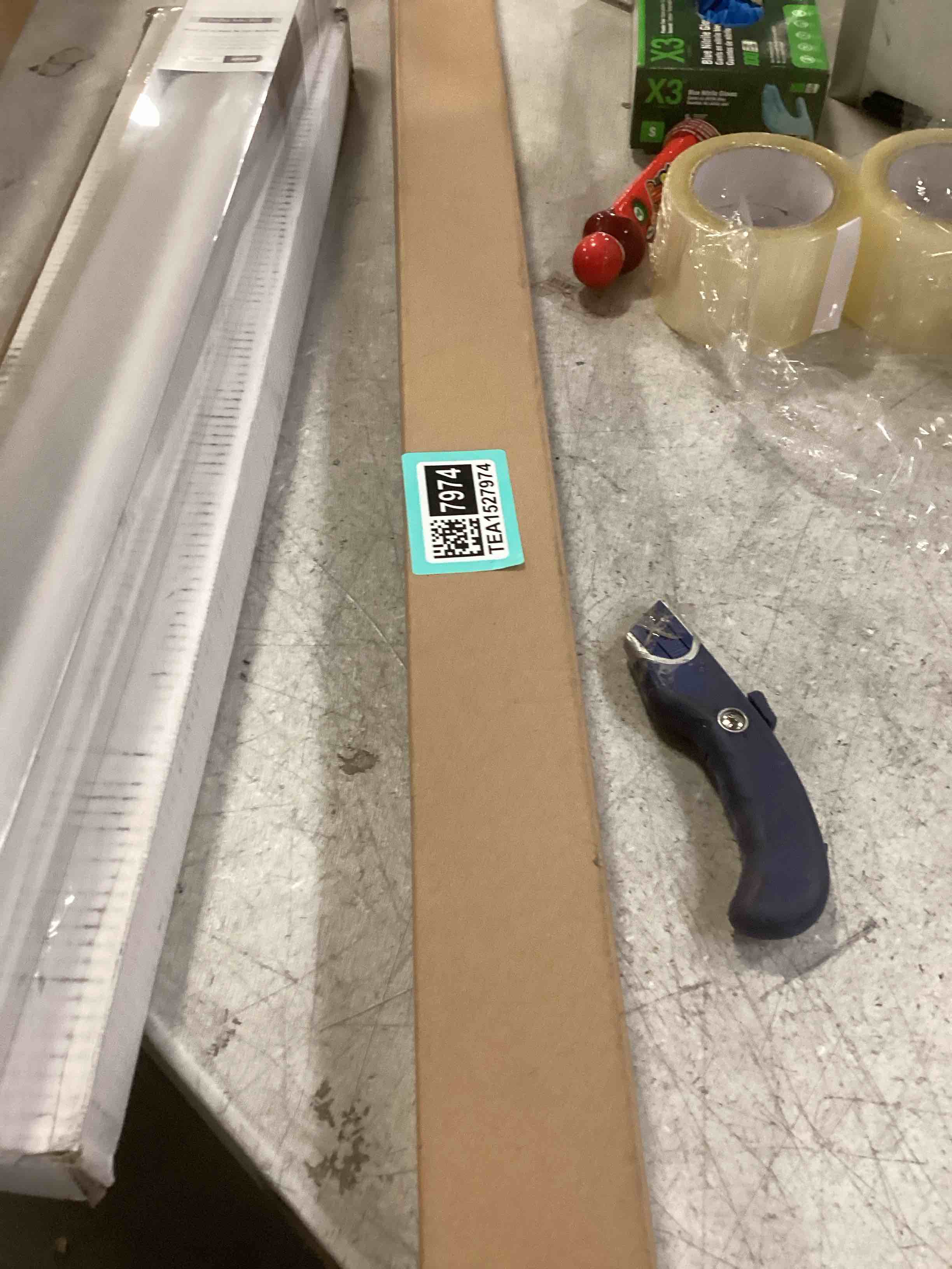 https://s3.amazonaws.com/lotting-images-prod/bidfta/TEA1527974_1737128970449.jpeg