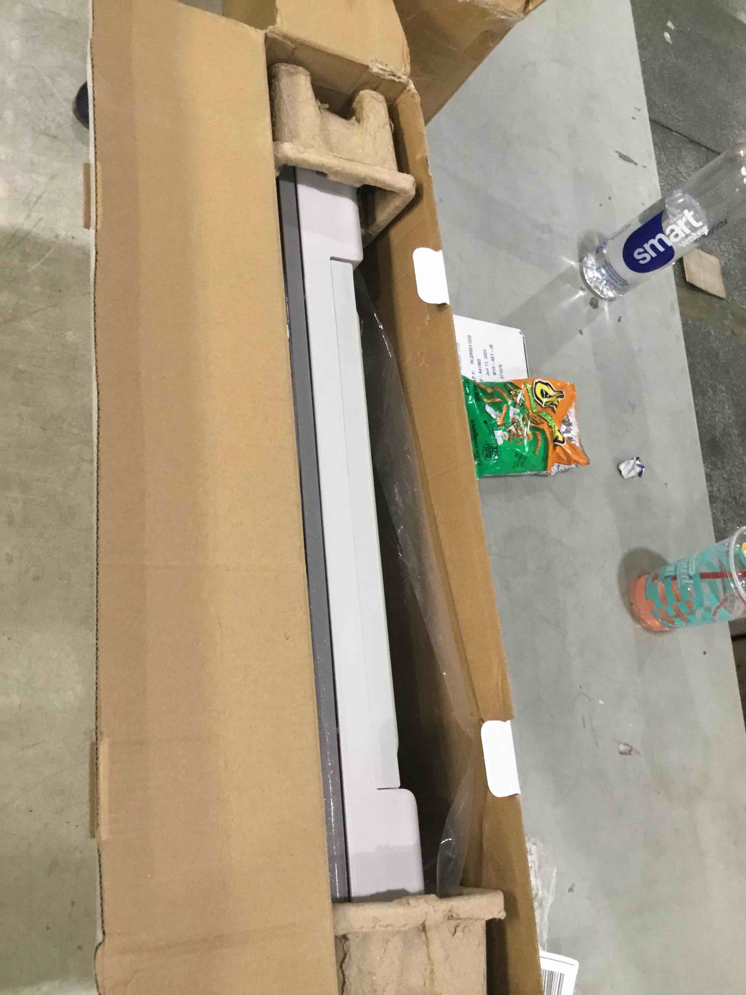 https://s3.amazonaws.com/lotting-images-prod/bidfta/TEA1543757_1750362891747.jpeg