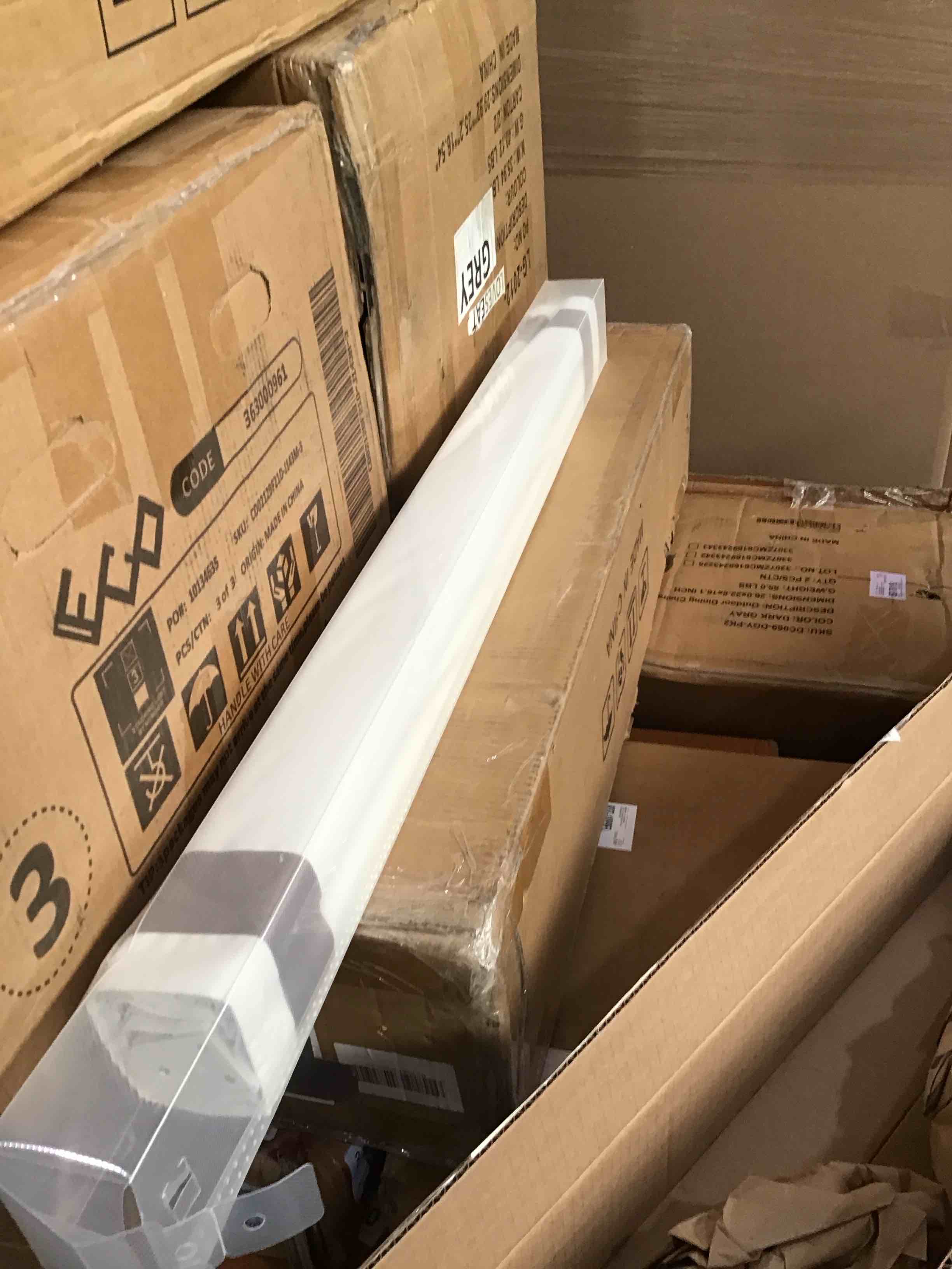 https://s3.amazonaws.com/lotting-images-prod/bidfta/TEA1544275_1752005174631.jpeg
