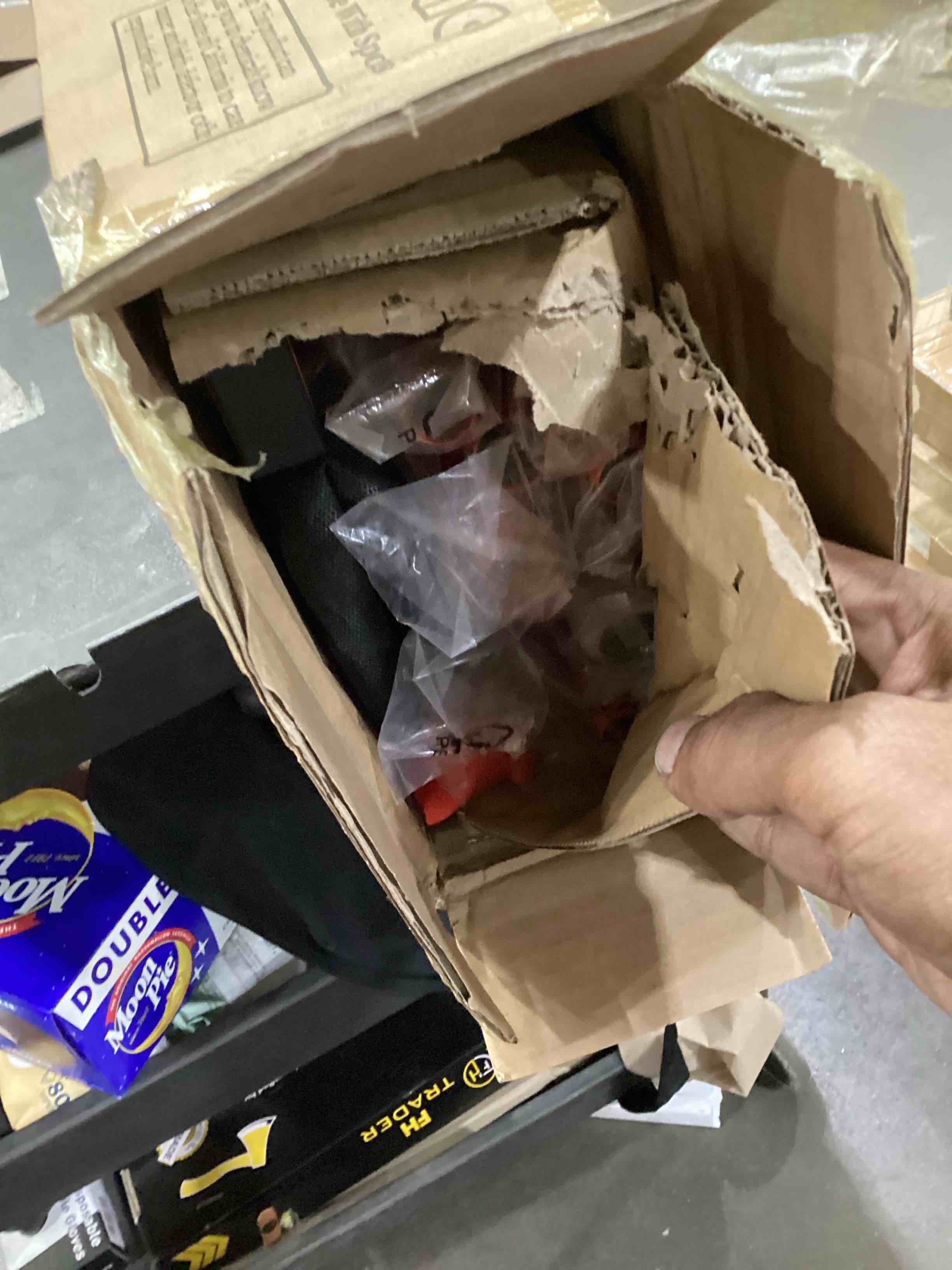 https://s3.amazonaws.com/lotting-images-prod/bidfta/TEA1545910_1756332577212.jpeg