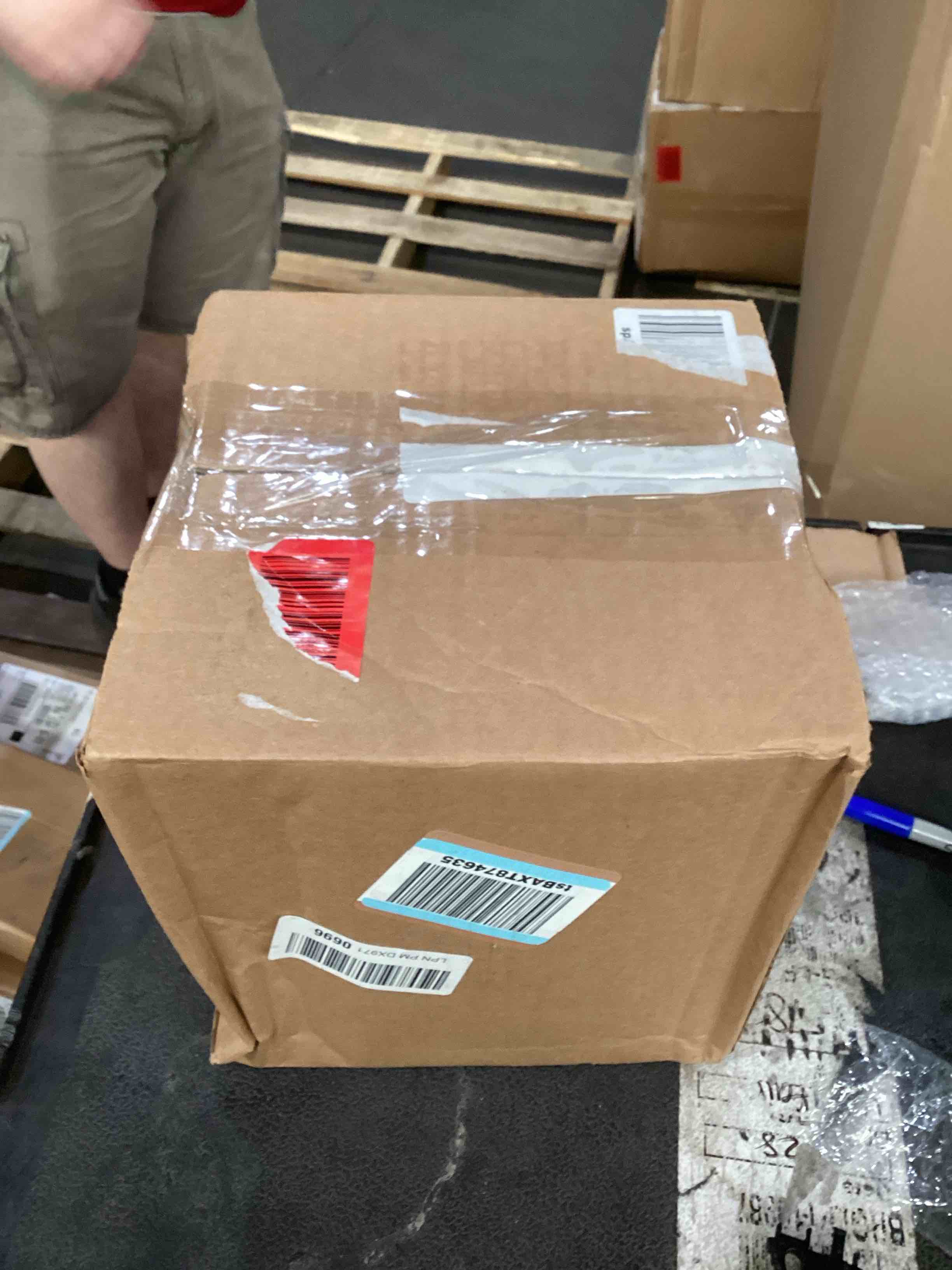https://s3.amazonaws.com/lotting-images-prod/bidfta/TEA1545962_1756412954452.jpeg