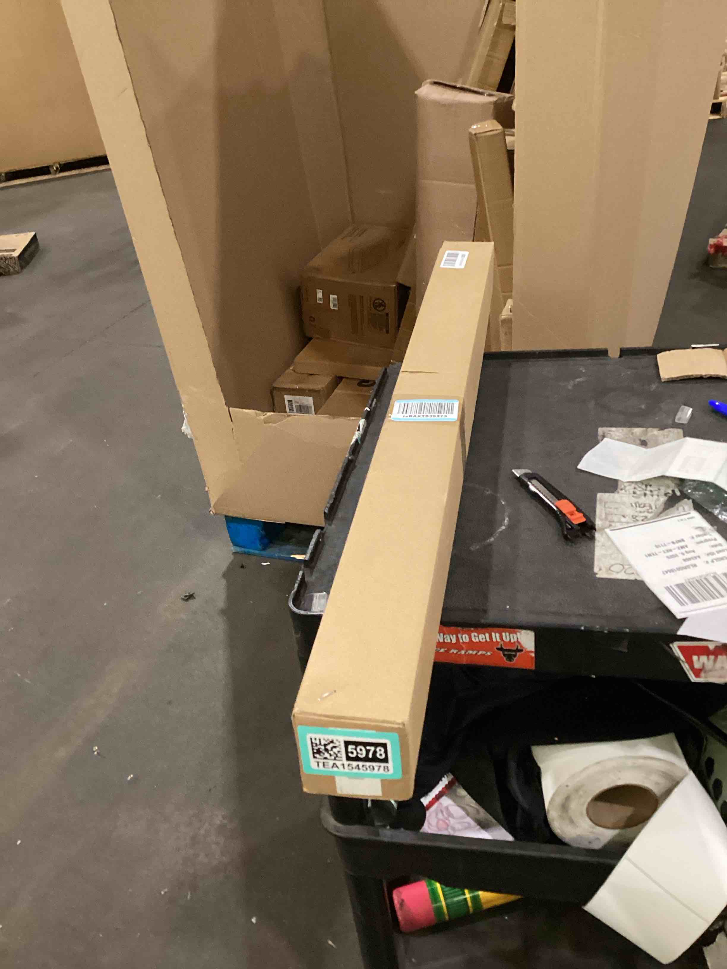 https://s3.amazonaws.com/lotting-images-prod/bidfta/TEA1545978_1756417601383.jpeg