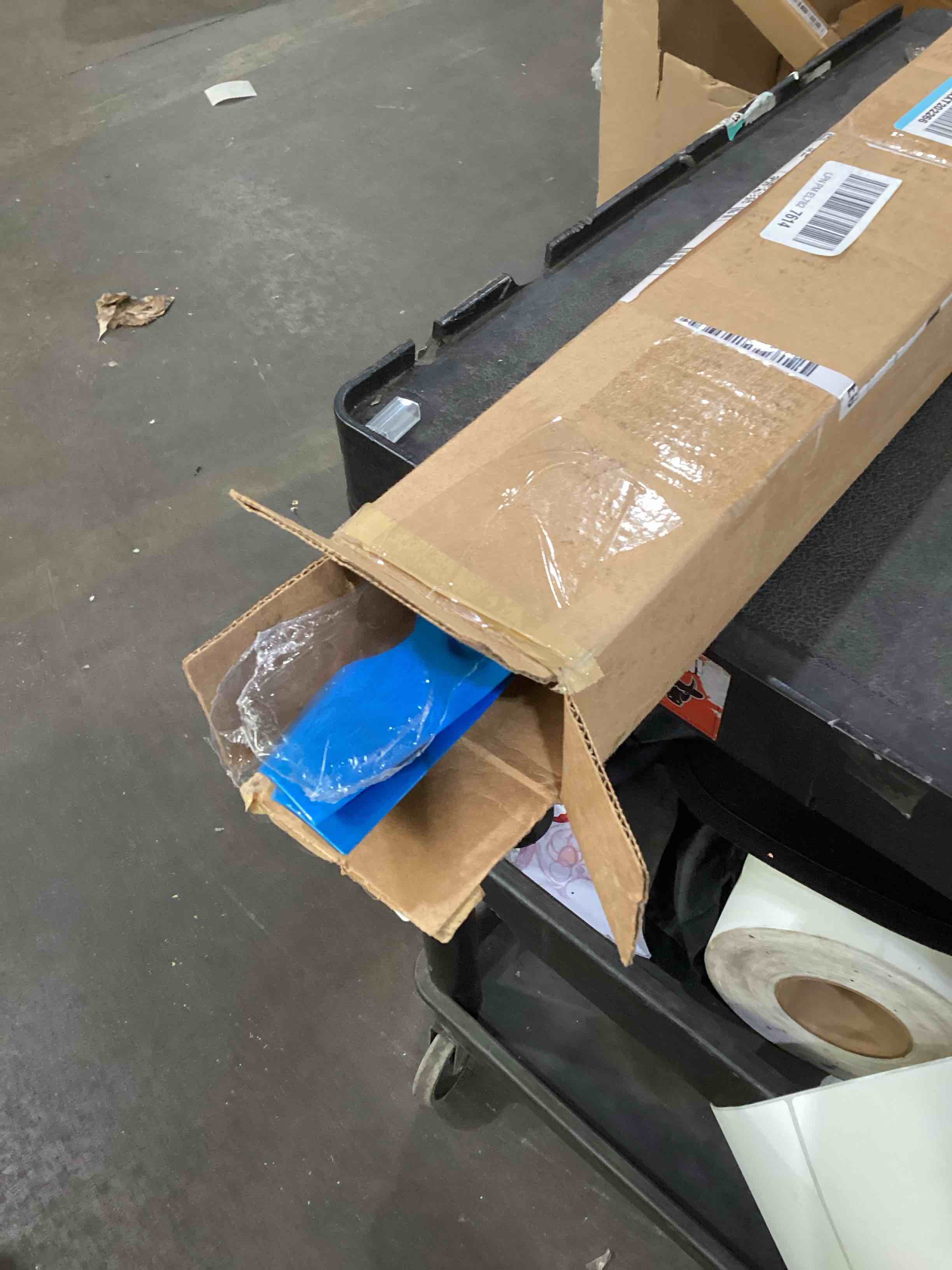 https://s3.amazonaws.com/lotting-images-prod/bidfta/TEA1545980_1756418039949.jpeg