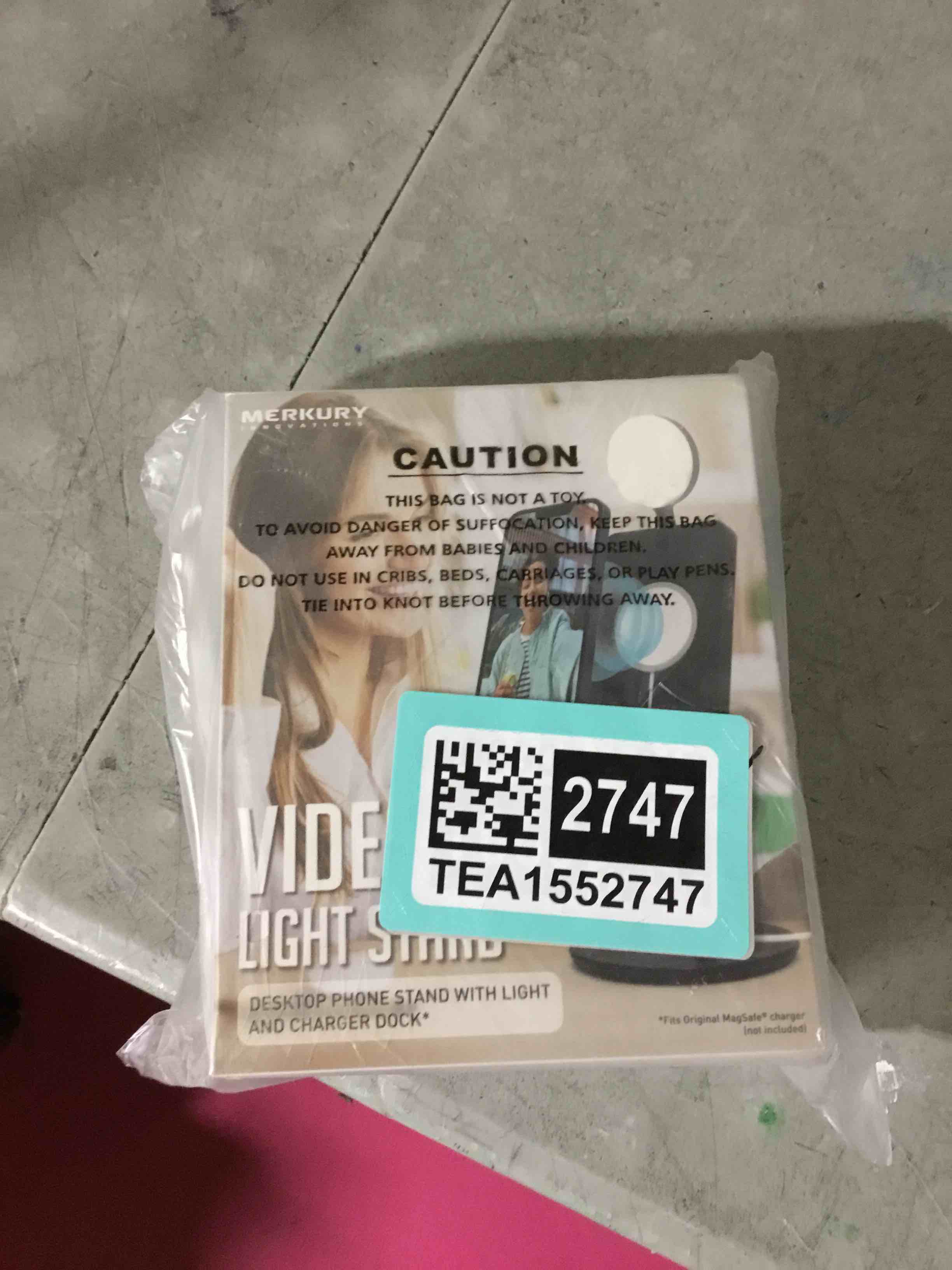 Condition photo showing New/Like New for Video Call Light Stand - Desktop Phone Stand with Light and Charger Dock