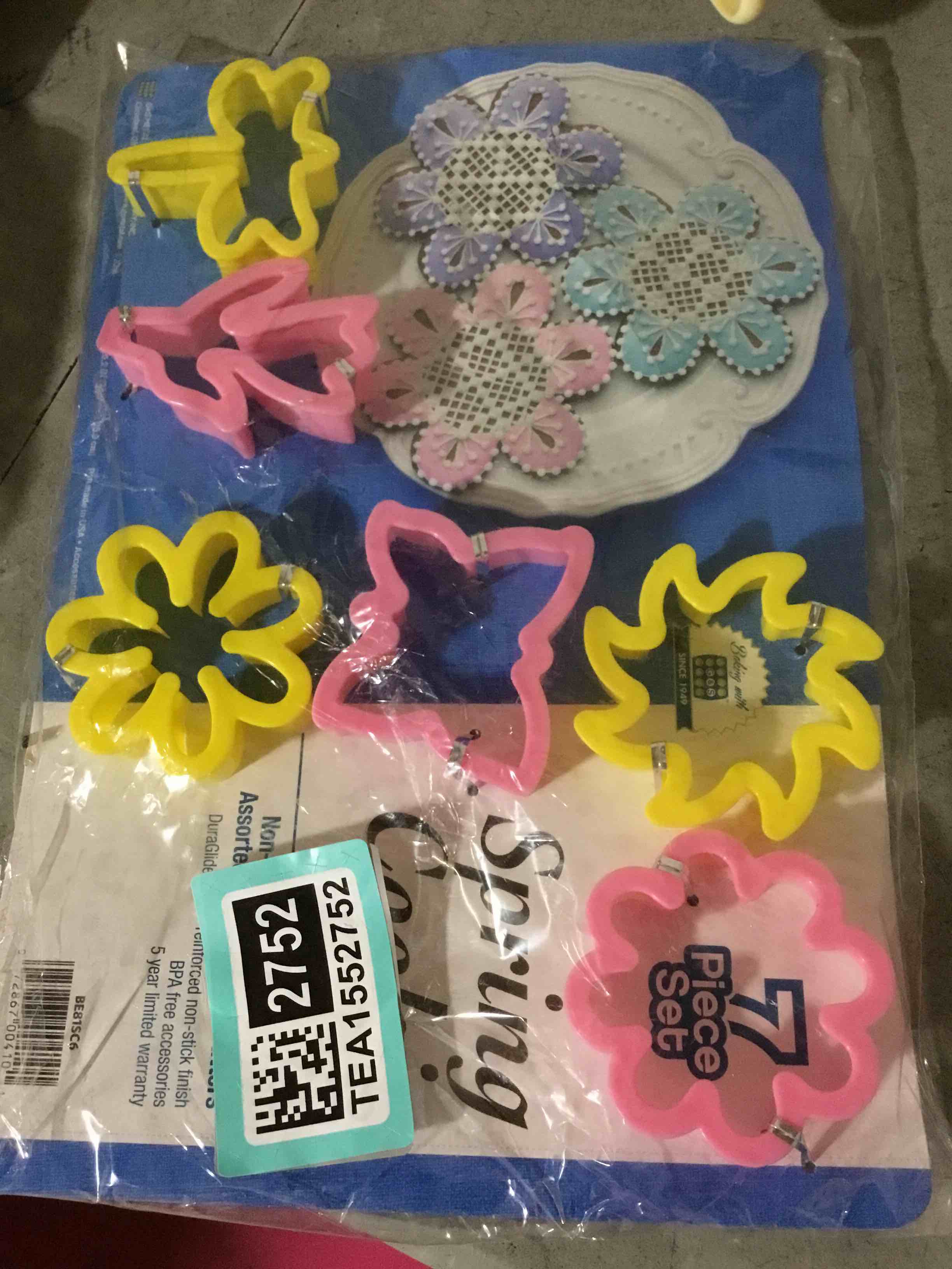 Condition photo showing Good Condition for Baking set 6 Pc. Set Spring Cookie with Assorted Spring Flowers Cookie Cutters Butterfly Tulip Daisy Zinnia Pinwheel Dragonfly Easter Flowers Bakeware
