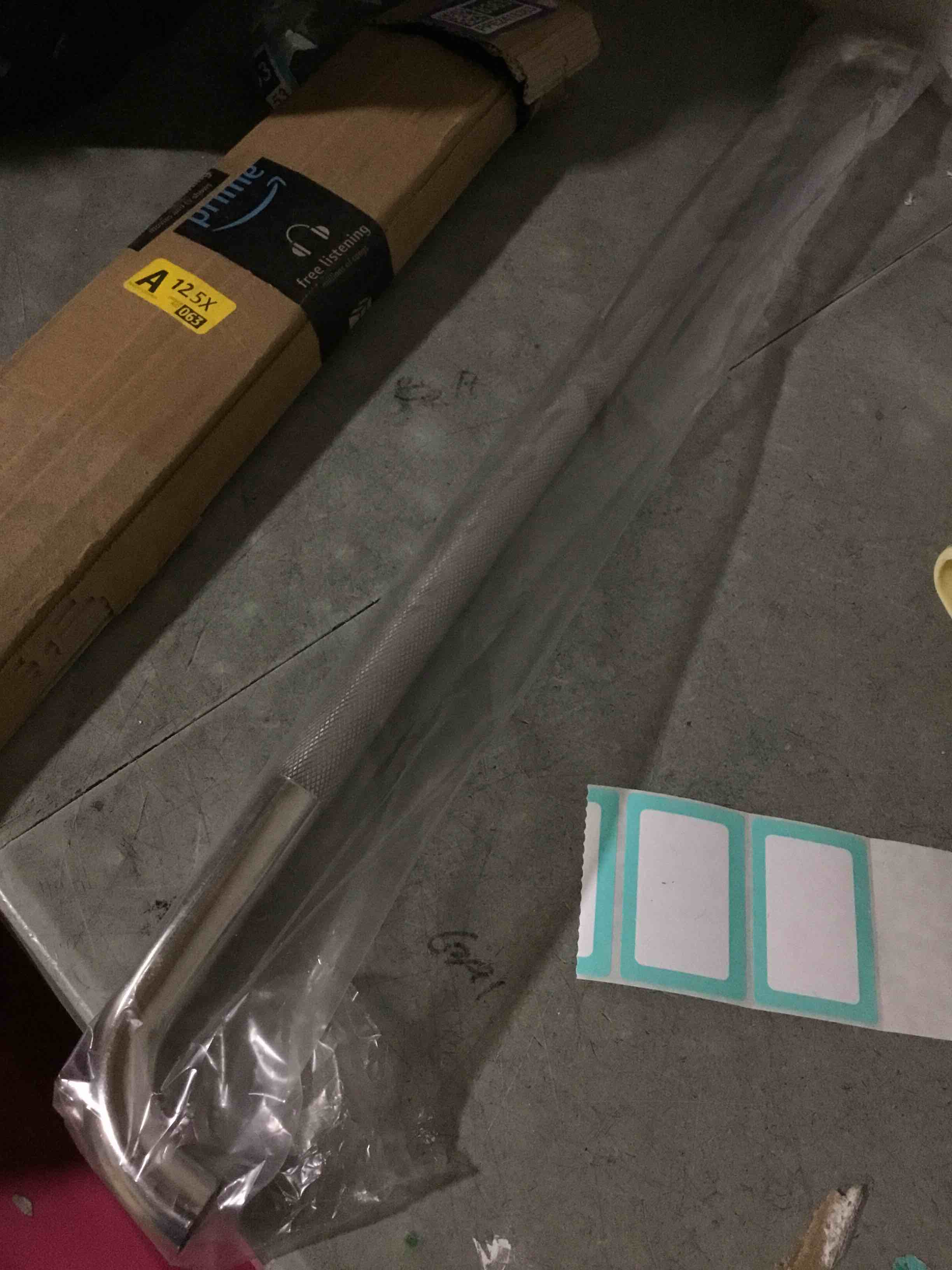 Condition photo showing As Is for (it’s missing the ends )Grab Bars for Shower, 1 Pack 32-Inch Anti Slip Shower Handles for Elderly, Safety Shower Grab Bar, Stainless Steel Handicap Grab Bars for Bathroom (Polished Nickel 1" Diameter) 32 Inch Polished Nickel 1