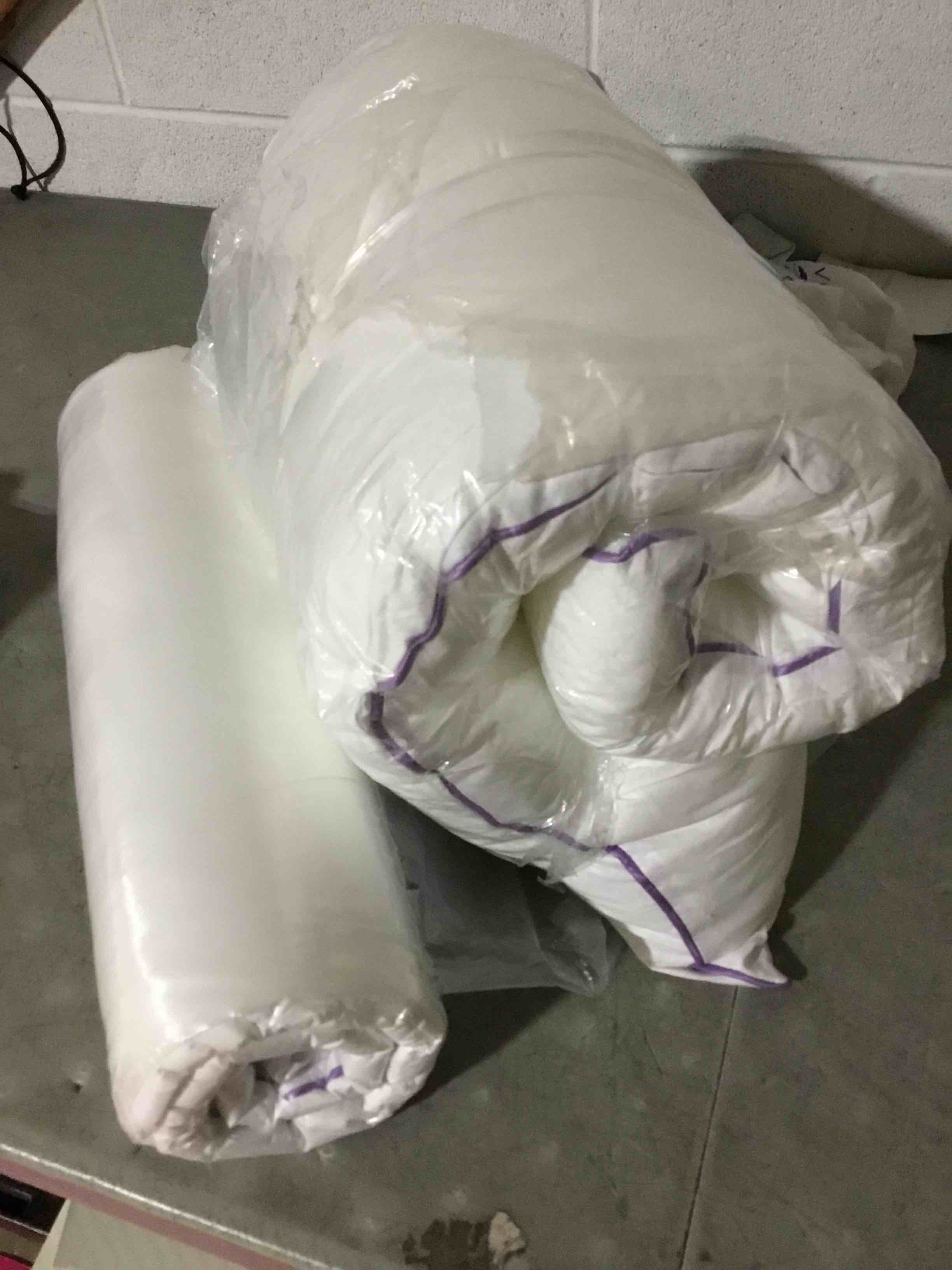 Condition photo showing Good Condition for JOLLYVOGUE Pillows King Size Set of 2, Washable Supportive Bed Pillows with Super Soft Down Alternative Fill, Luxury Fluffy Hotel Quality for Side, Back, and Stomach Sleepers 2 King