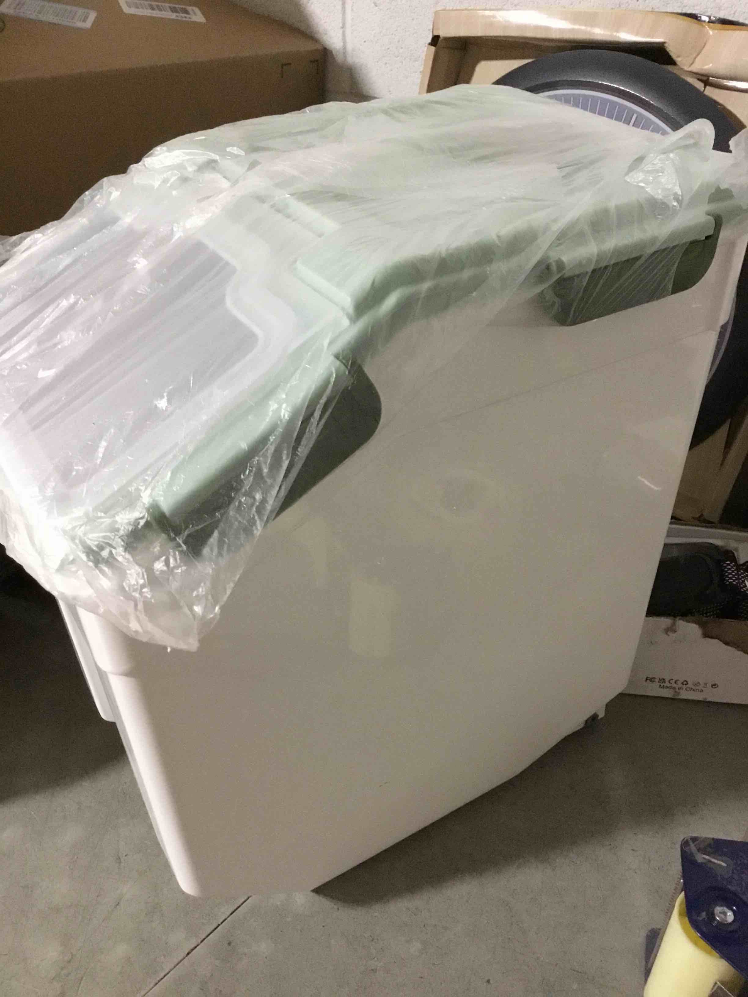 Condition photo showing Good Condition for Rice Container, Airtight Flour Container Food Storage Container Thickened Rice Storage Bin Dry Food Dispenser with Easy Open Lid for Kitchen Grain Flour Snacks (Mint Green) (15kg