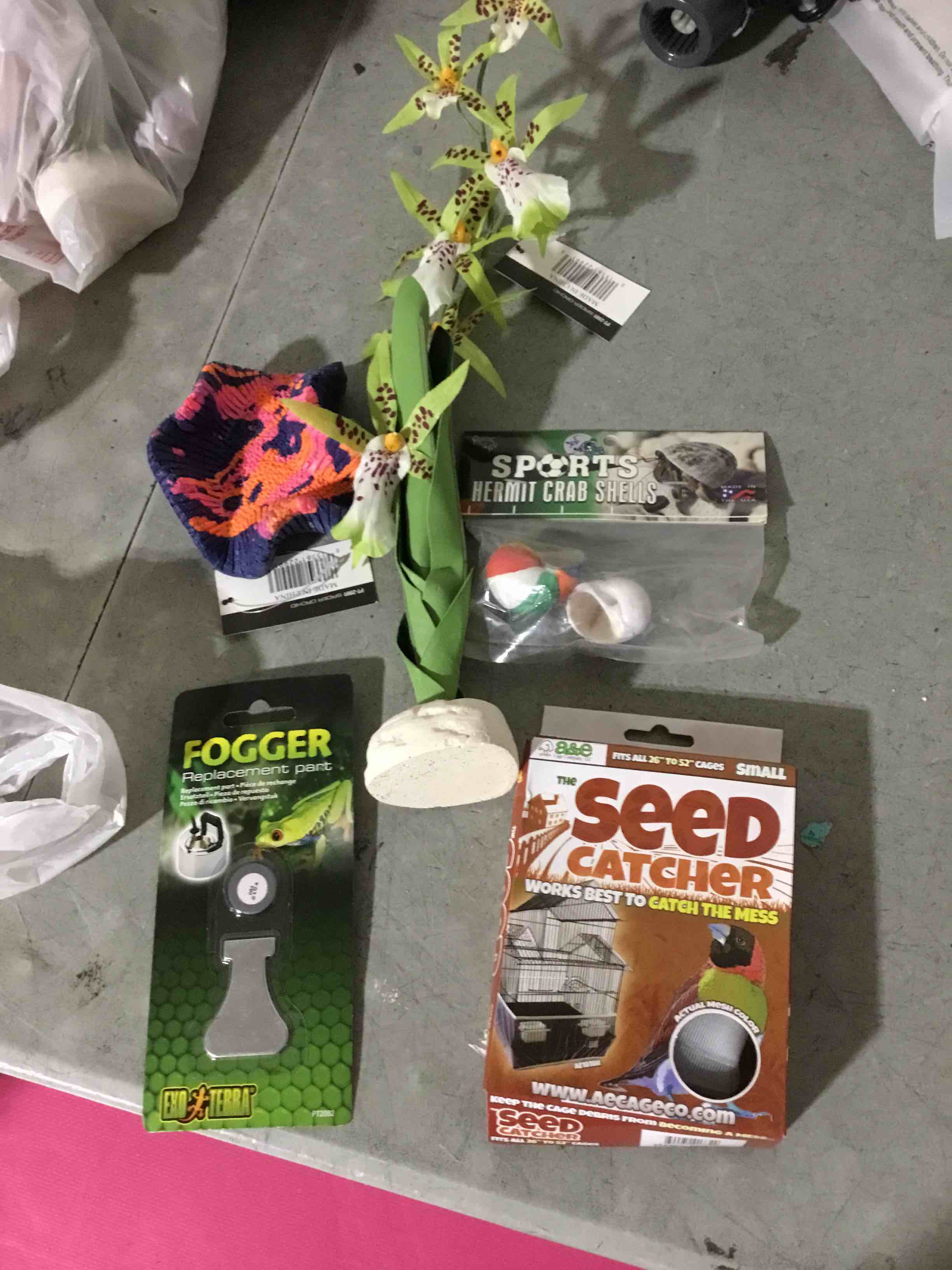 Condition photo showing New/Like New for Assortment of small pet items,miscellaneous small,variety of items,multiple pieces,5 pieces total