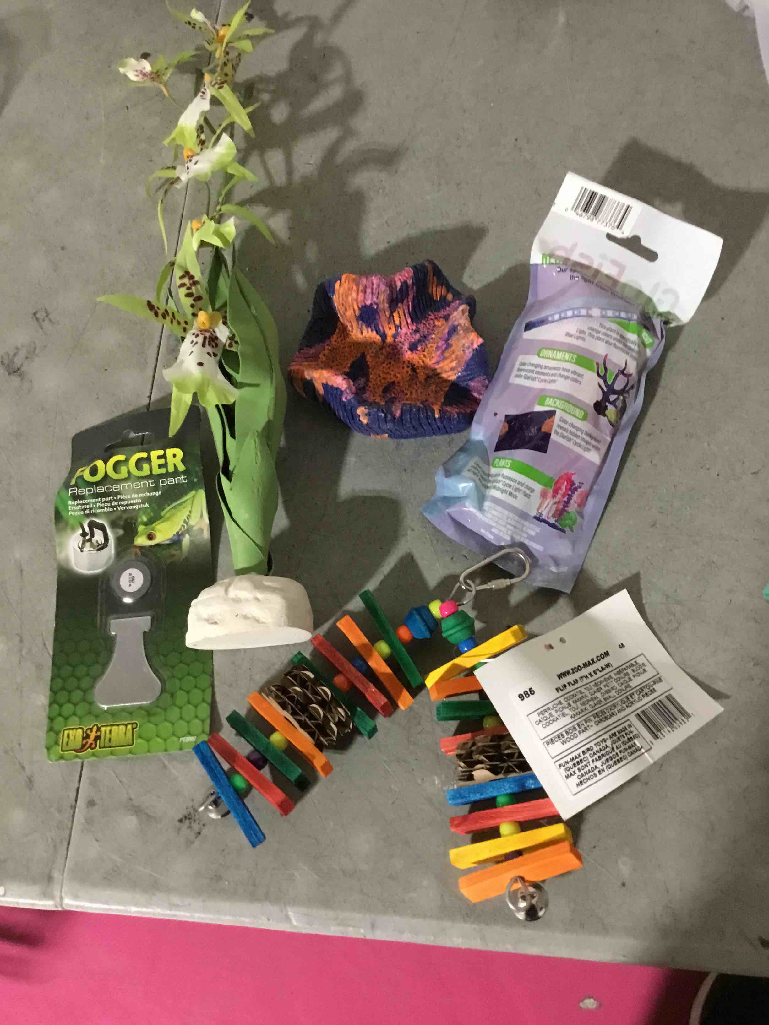 Condition photo showing New/Like New for Assortment of small pet items,miscellaneous small,variety of items,multiple pieces,5 pieces total