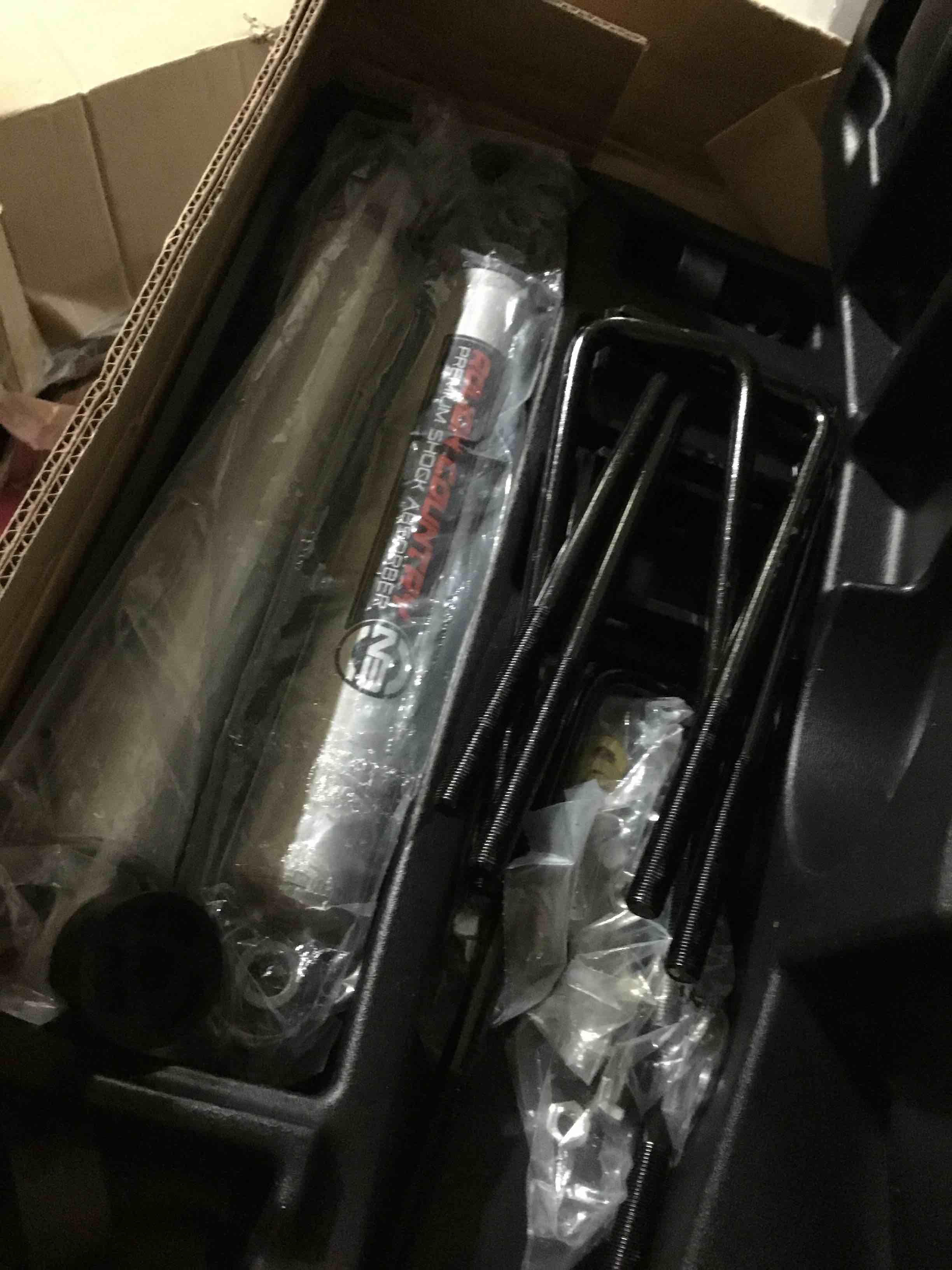 Condition photo showing As Is for (INCOMPLETE)Rough Country 3.5" N3 Loaded Struts for 07-13 Chevy/GMC 1500-501084