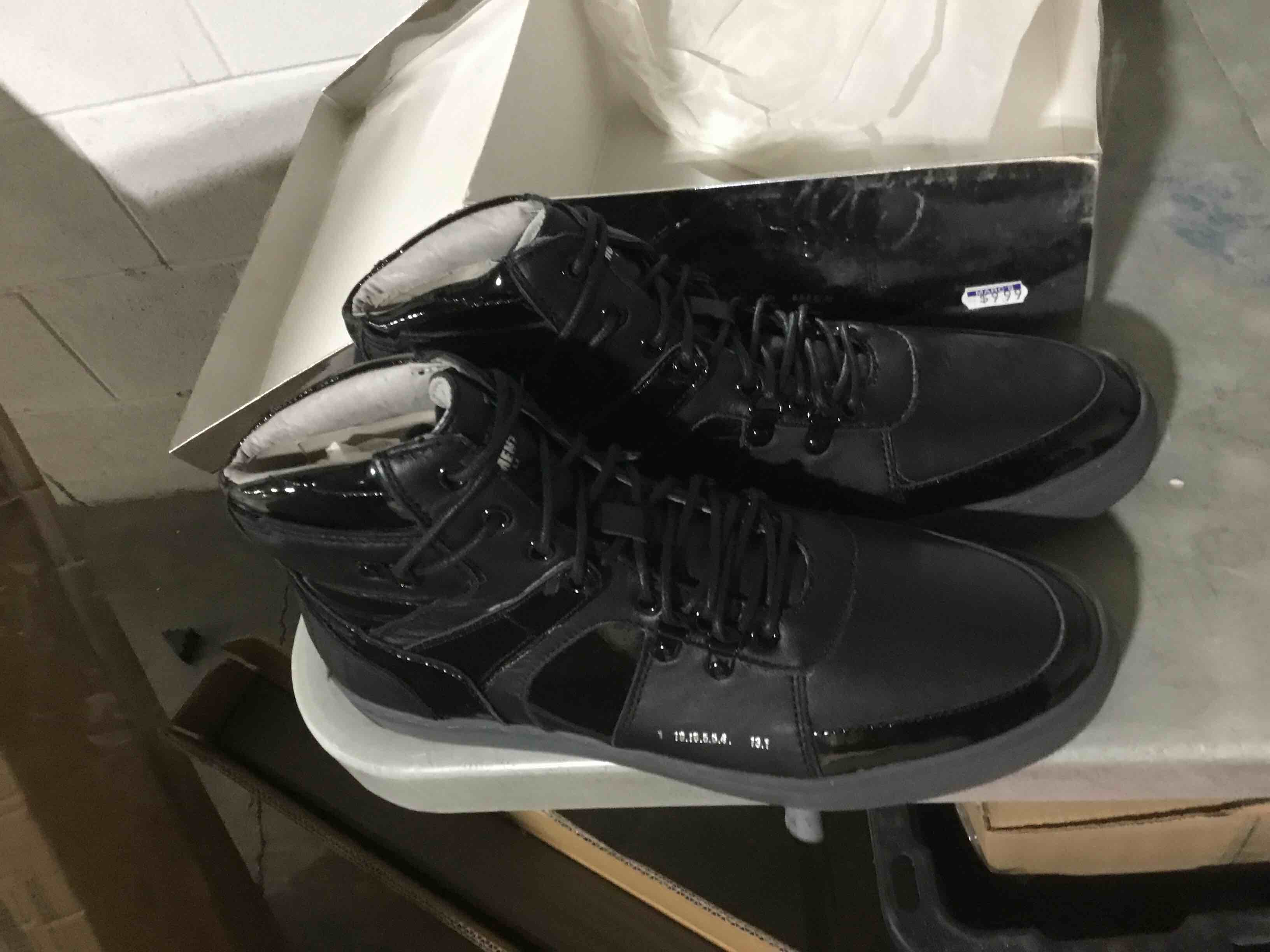 Condition photo showing Brand New for size (9.5) fall/holiday 09 collection | godspeed movement footwear