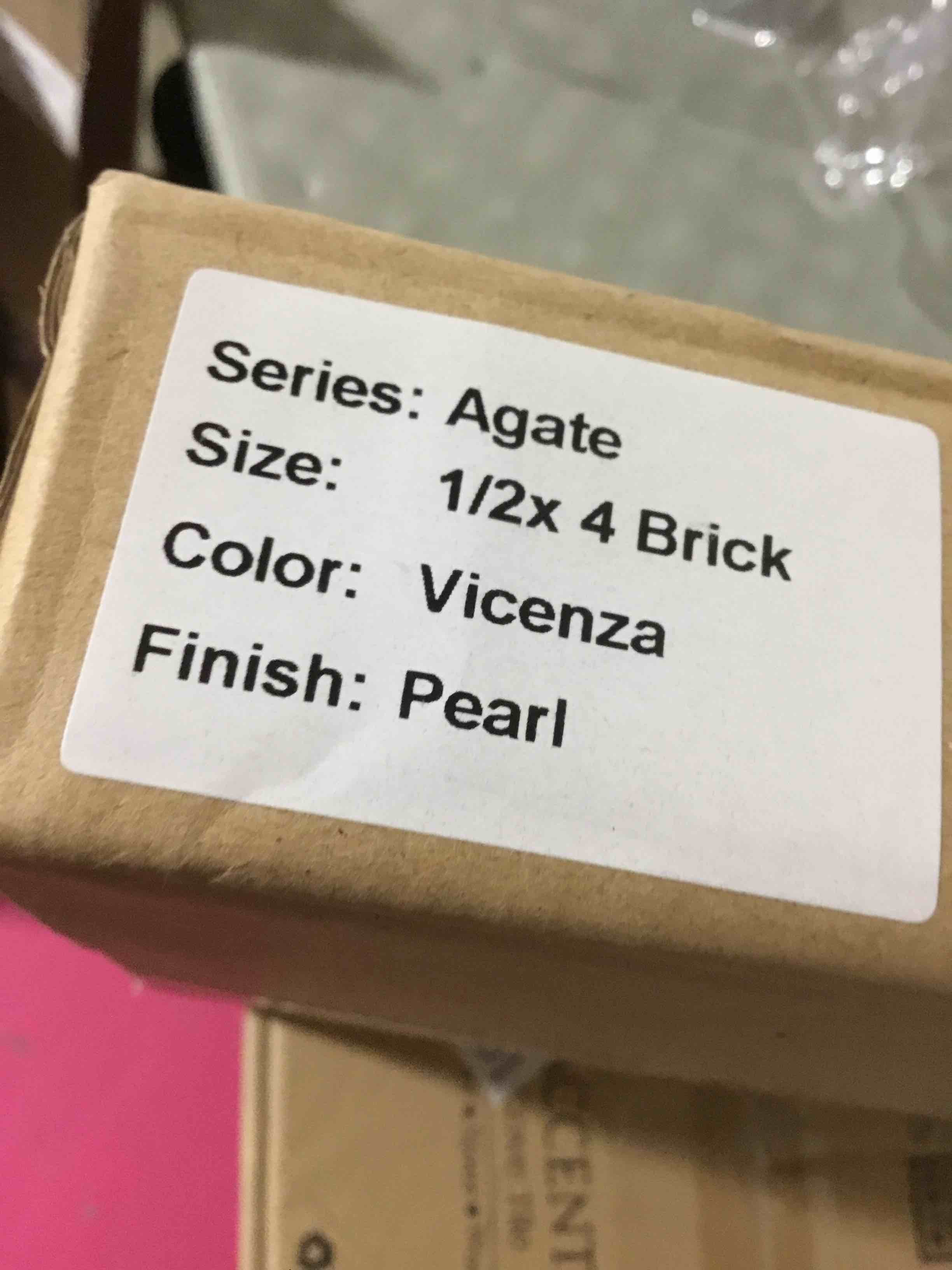 Condition photo showing New/Like New for 5 pc ( 1box) 12 in. x 12 in. agate vicenza, with pearl finish, mosaic tile sheets, 5 sheets per box . 1 total,your bid per sq. ft.  