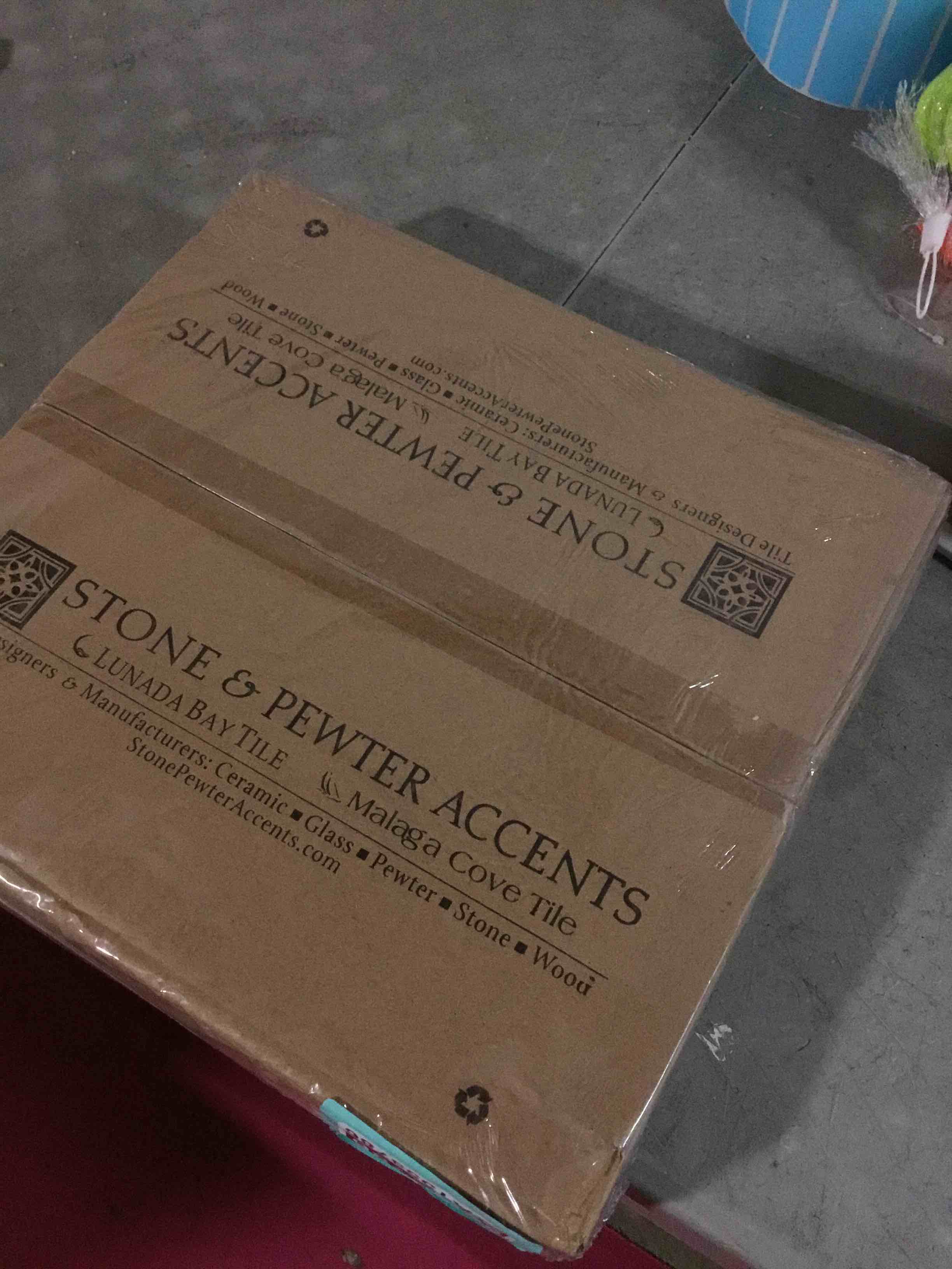 Condition photo showing New/Like New for 12 in. x 12 in. agate vicenza, with pearl finish, mosaic tile sheets, 5 sheets per box, total,your bid per sq. ft.