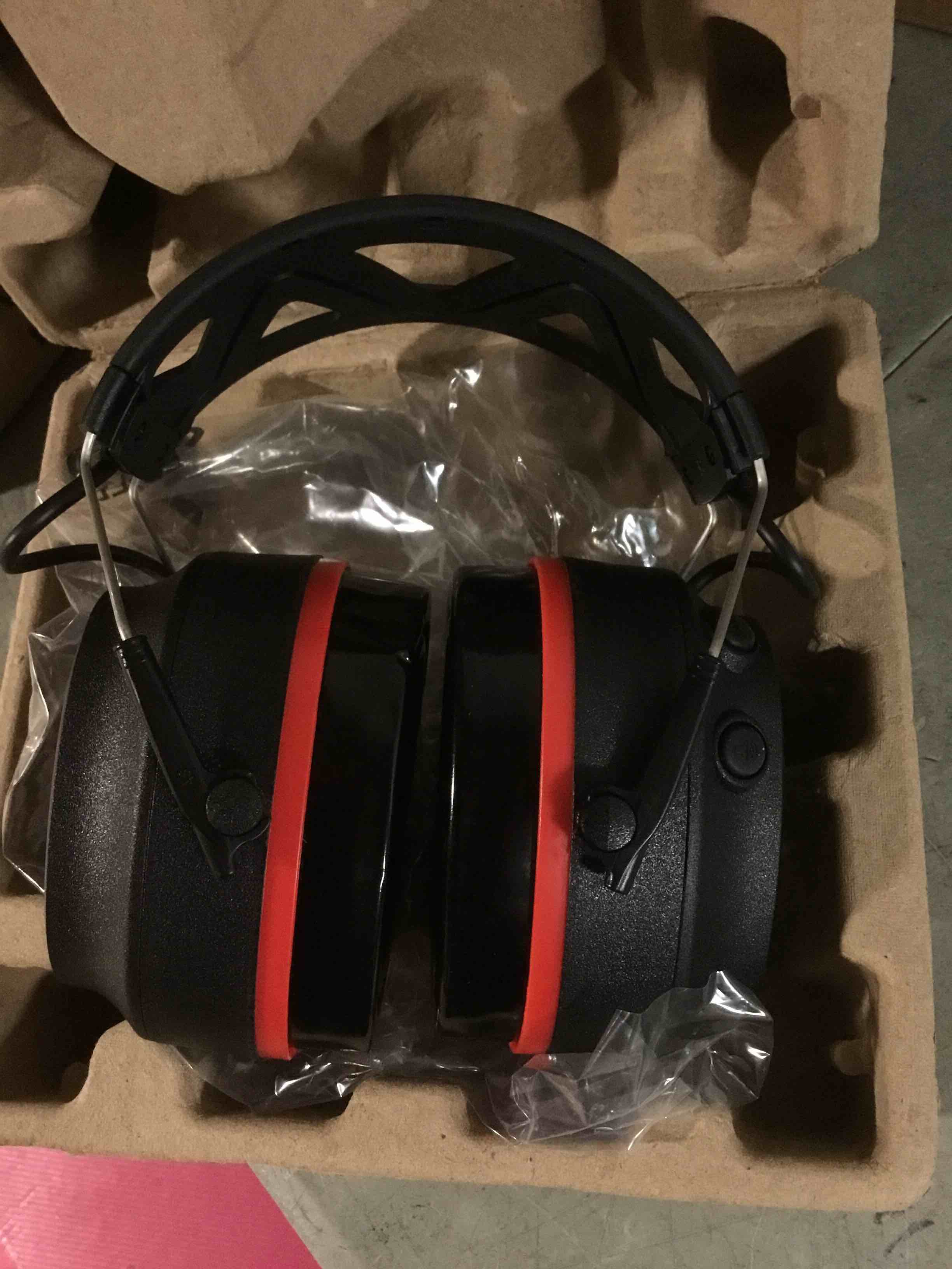 Condition photo showing Good Condition for 3m pro-protect + gel cushions electronic hearing protector, noise reduction rating (nrr) 26 db, bluetooth ear muffs, high-fidelity speakers & integrated microphone, premium gel cushions (90545-sioc)