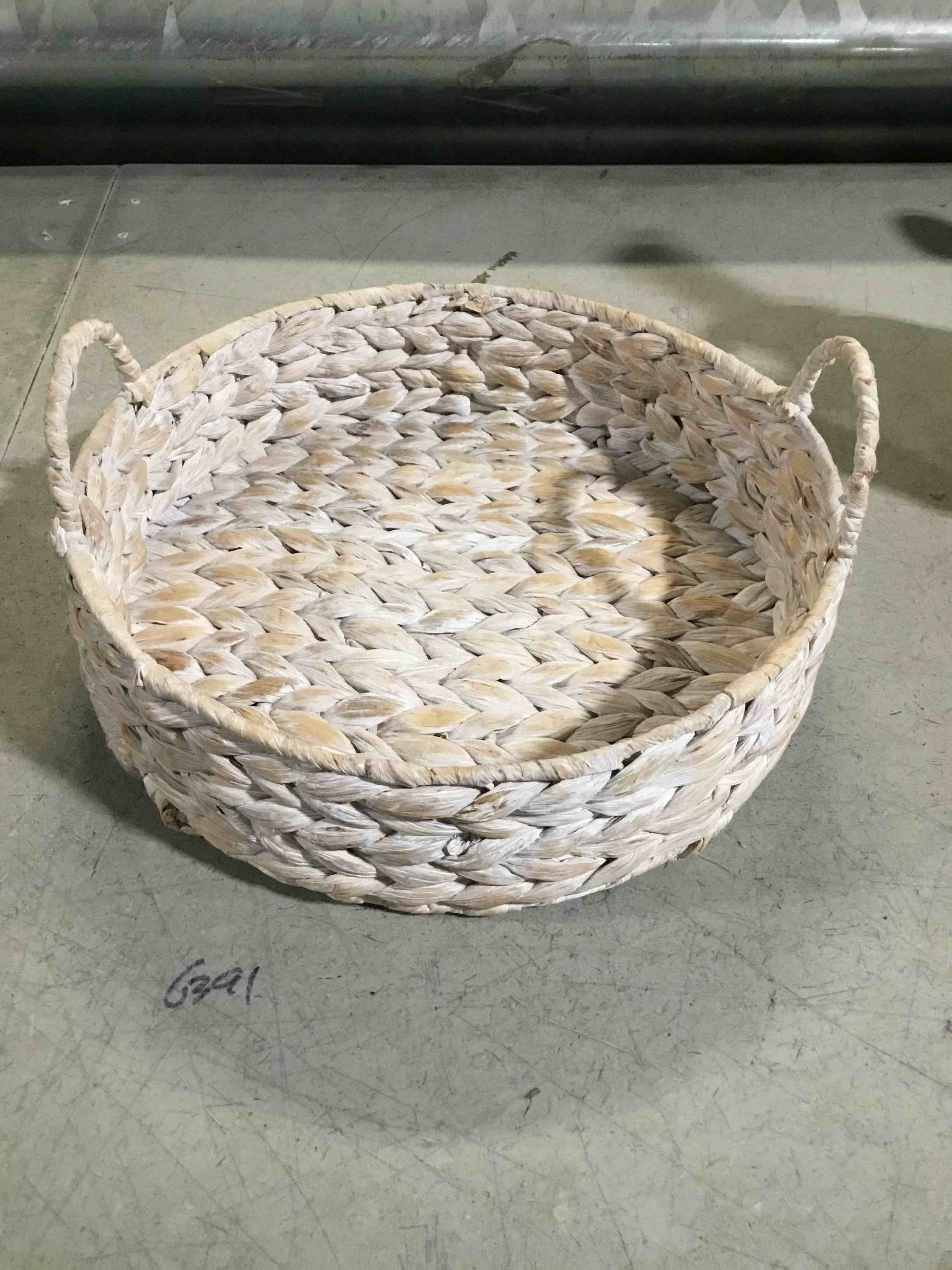Off white round rattan tray small