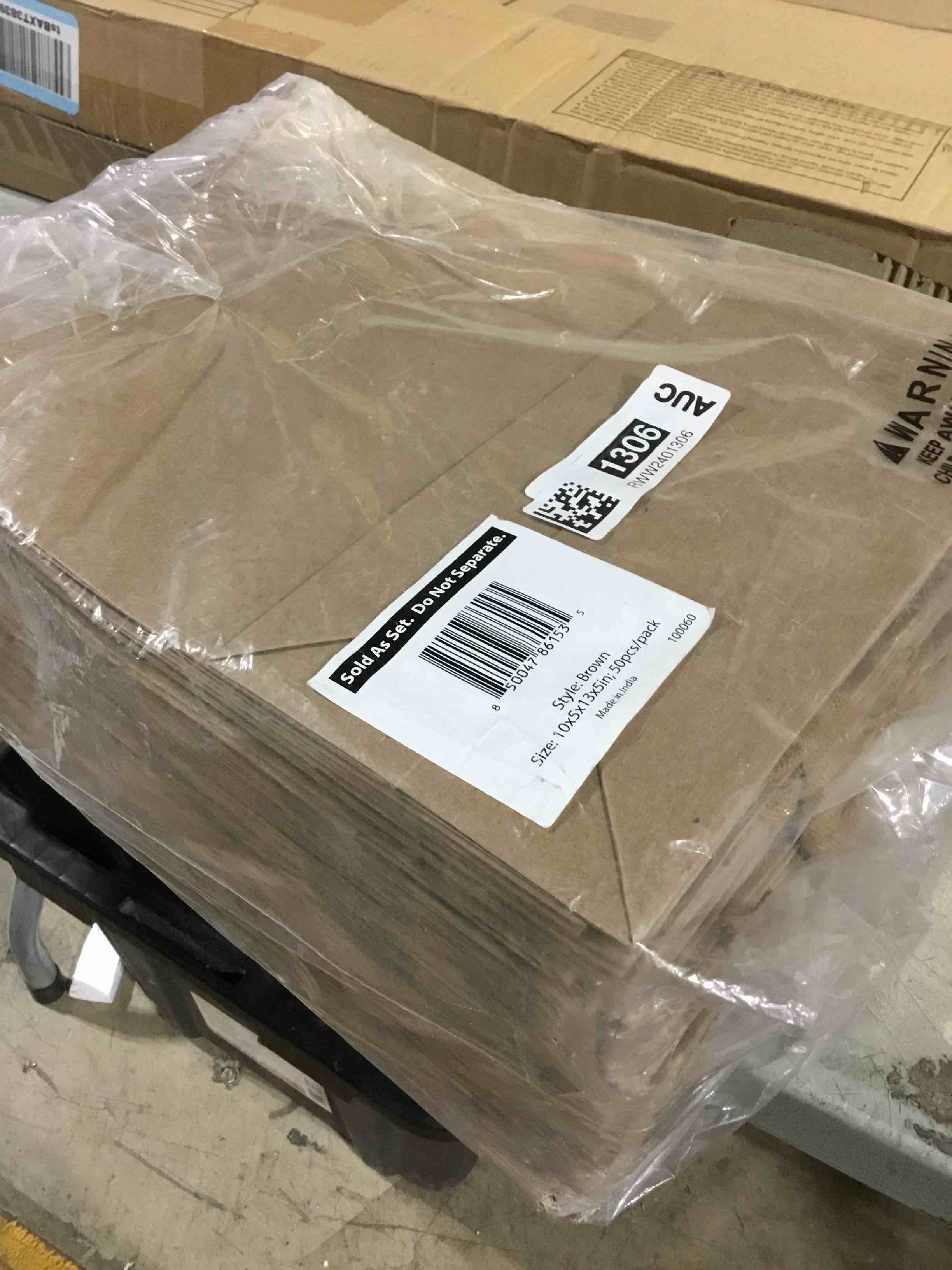 Condition photo showing Good Condition for Prime Line Packaging Brown Gift Bags, Kraft Shopping Bags Medium with Handles for Small Business, Boutiques, Retail Use, Merchandise, Bulk, 10x5x13, 50 Pack
