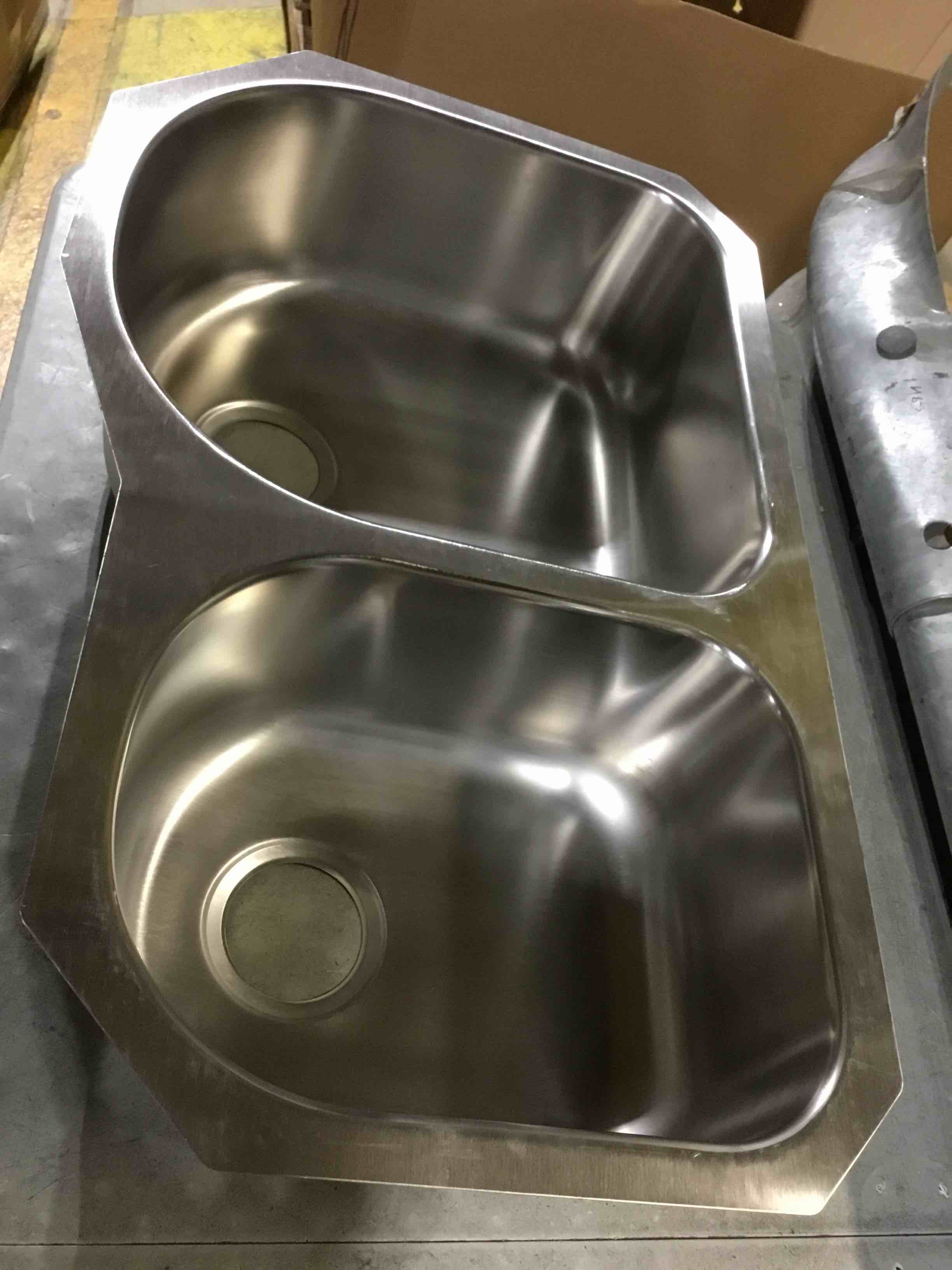 Condition photo showing Good Condition for Stainless Steel Double Bowl Undermount Kitchen Sink 3221-97