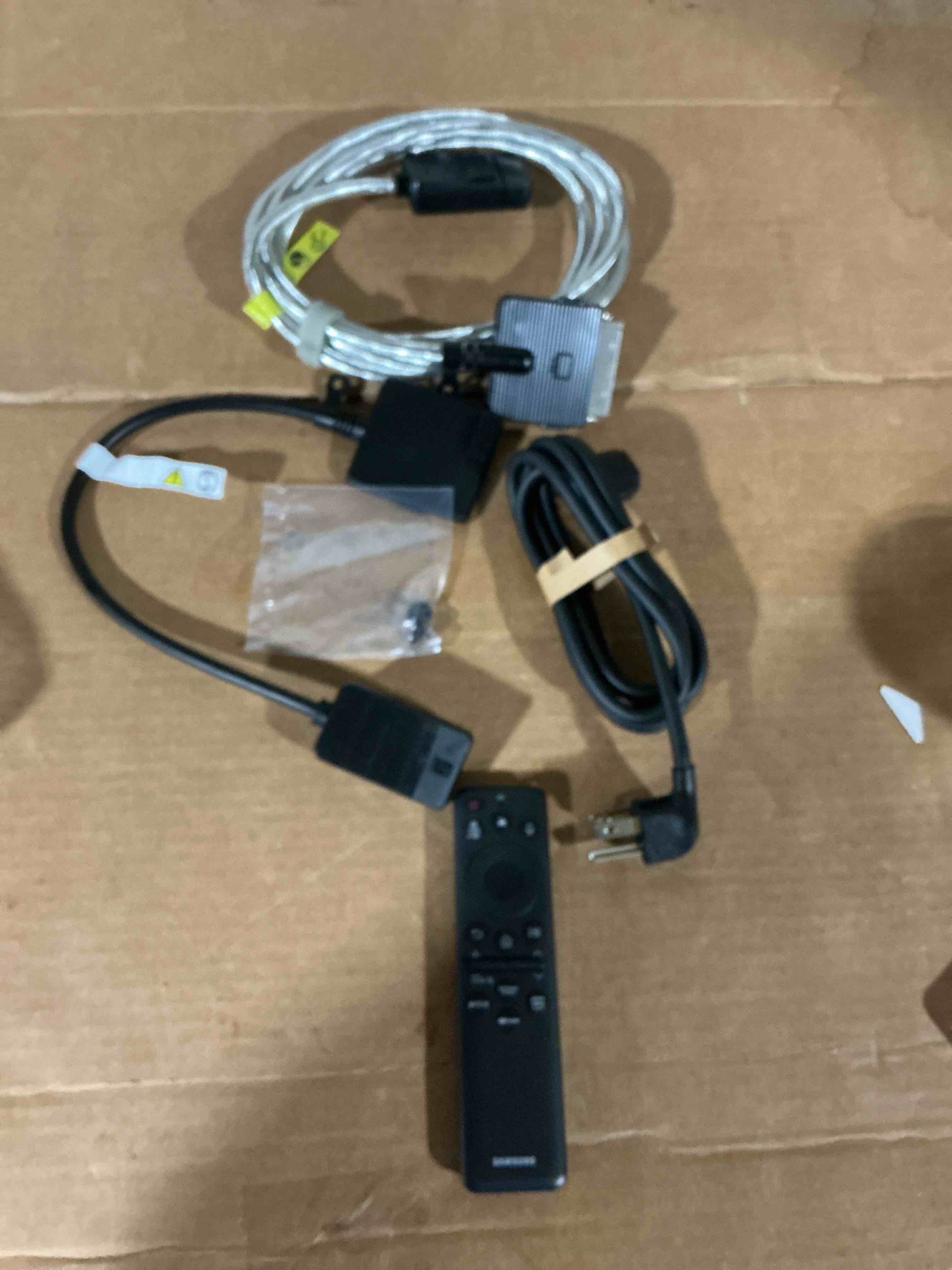Condition photo showing Good Condition for replacement pieces for: samsung qe77s95d 77
