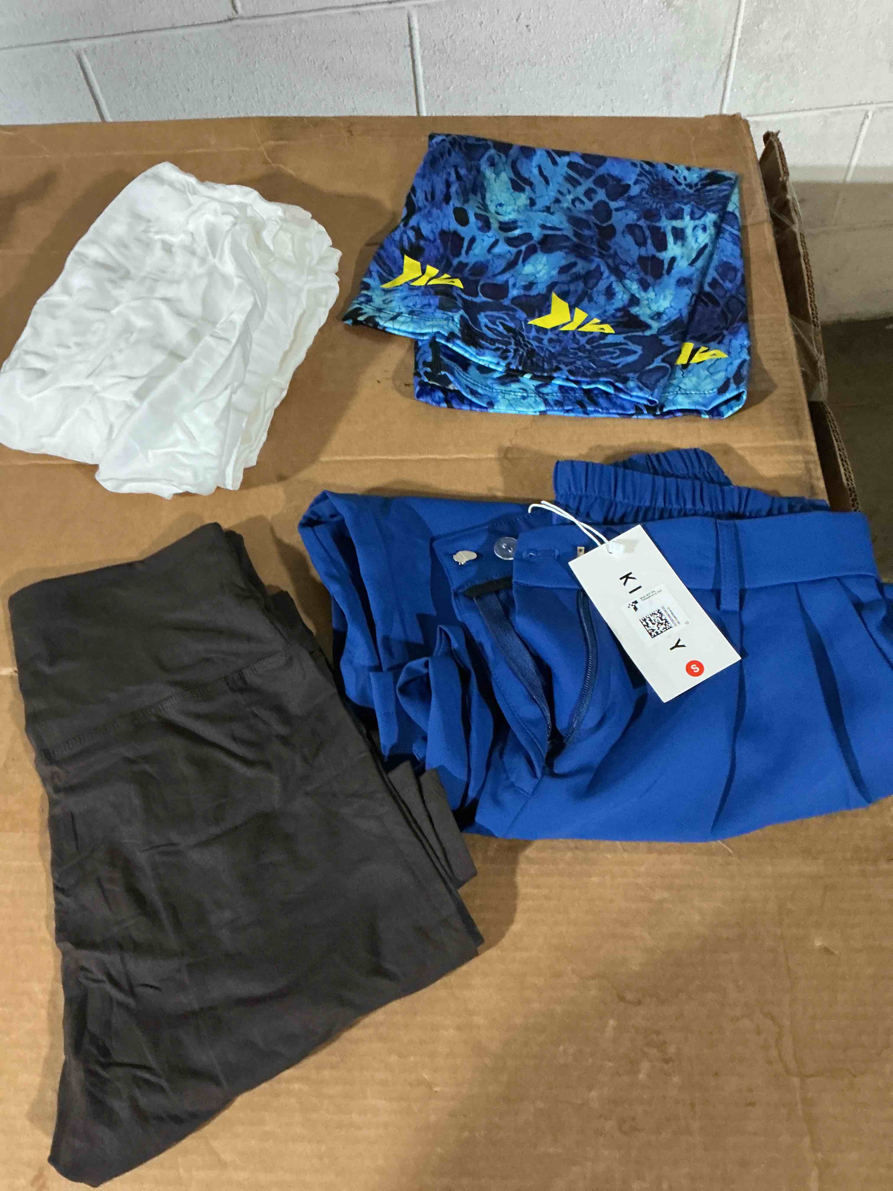 Condition photo showing As Is for 4-pieces assorted clothes and pillow case ( see additional pictures )
