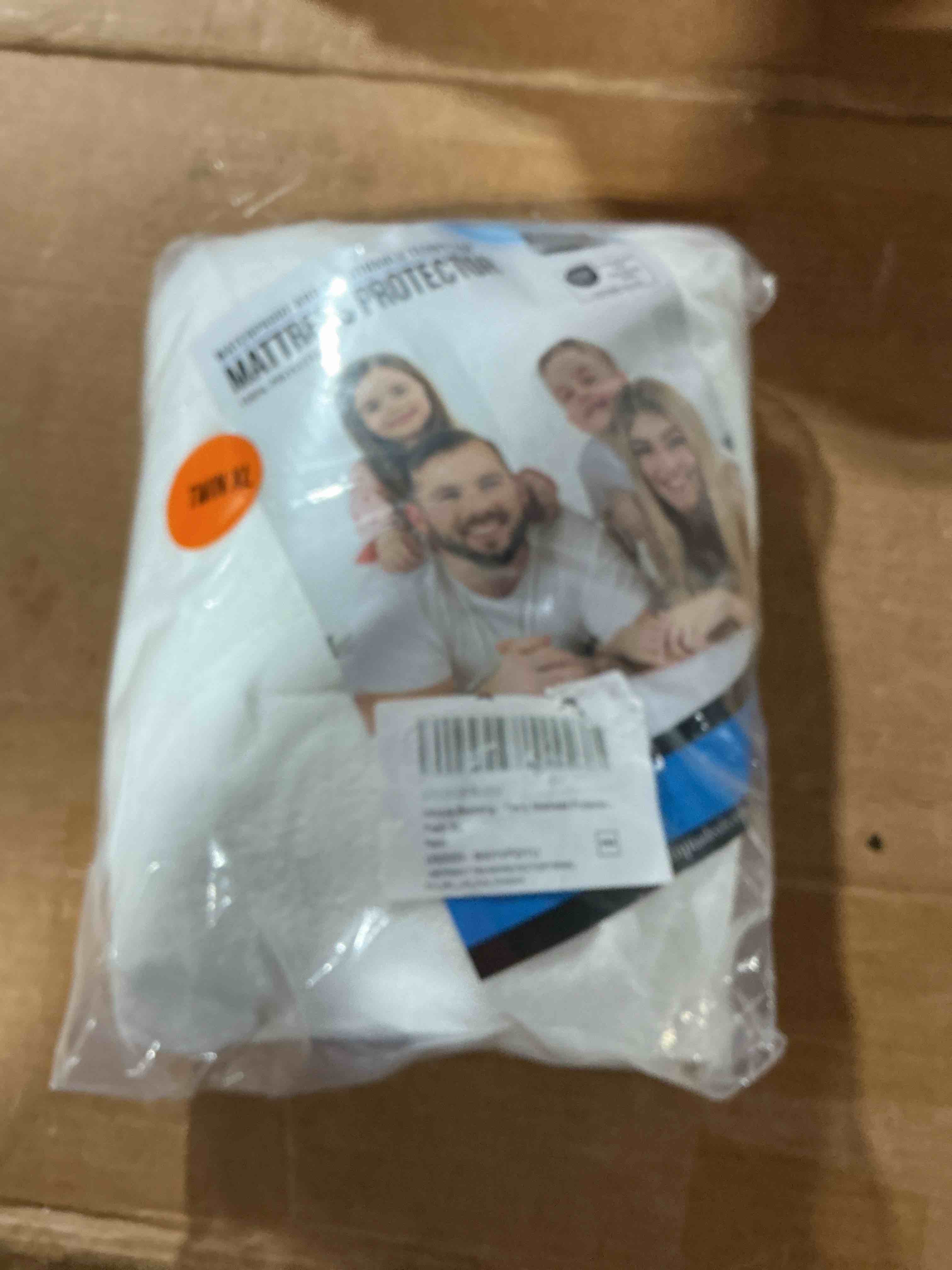 Condition photo showing Good Condition for waterproof twin xl size mattress protector fits upto 15" deep mattresses | utopia bedding 200 gsm soft & breathable mattress cover, dirt-proof, noiseless, machine washable fitted sheet style, white white twin xl