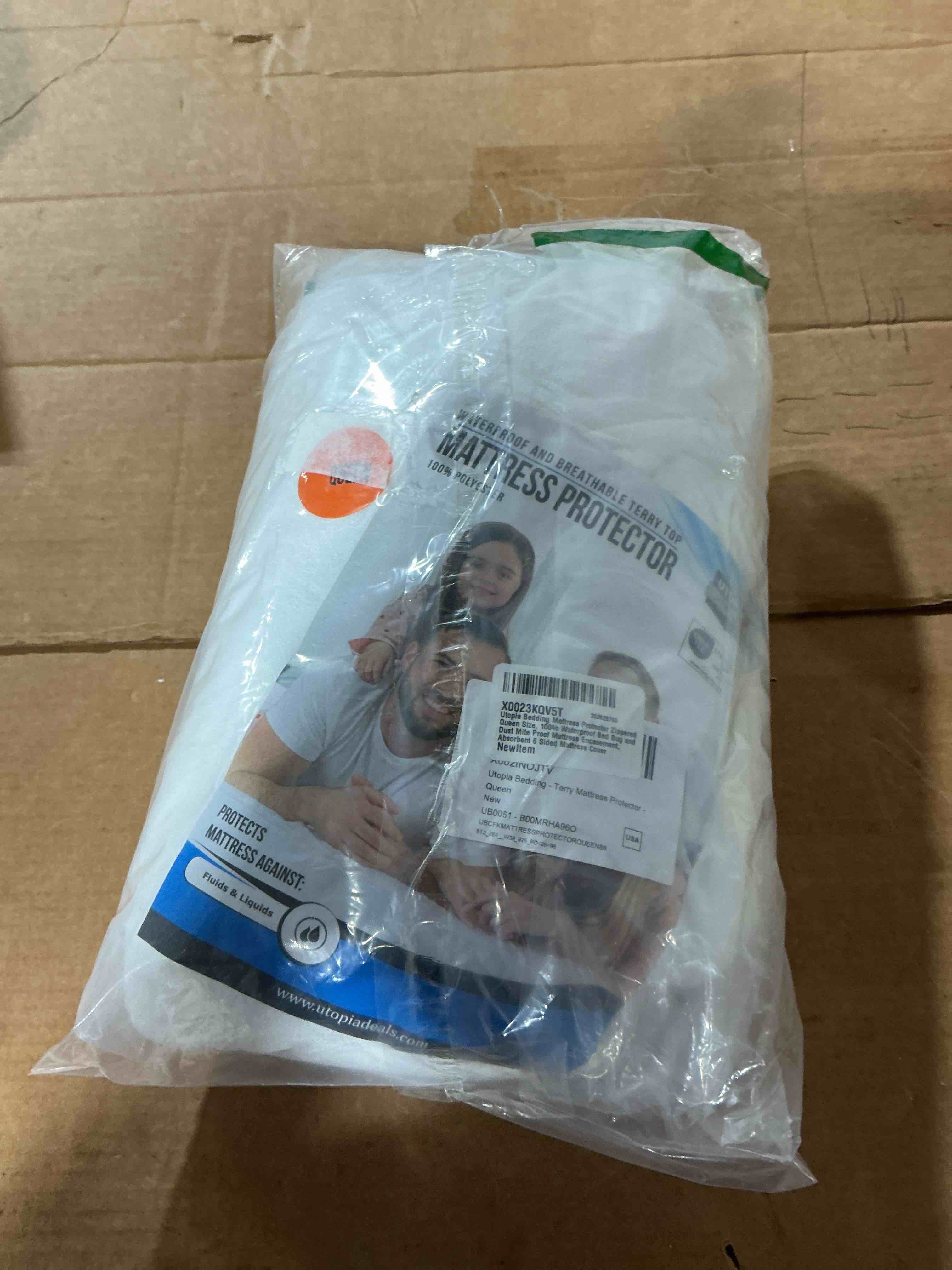 Condition photo showing Good Condition for bedding zippered mattress encasement queen, 100% waterproof bed bug and dust mite proof mattress protector, absorbent six-sided mattress cover