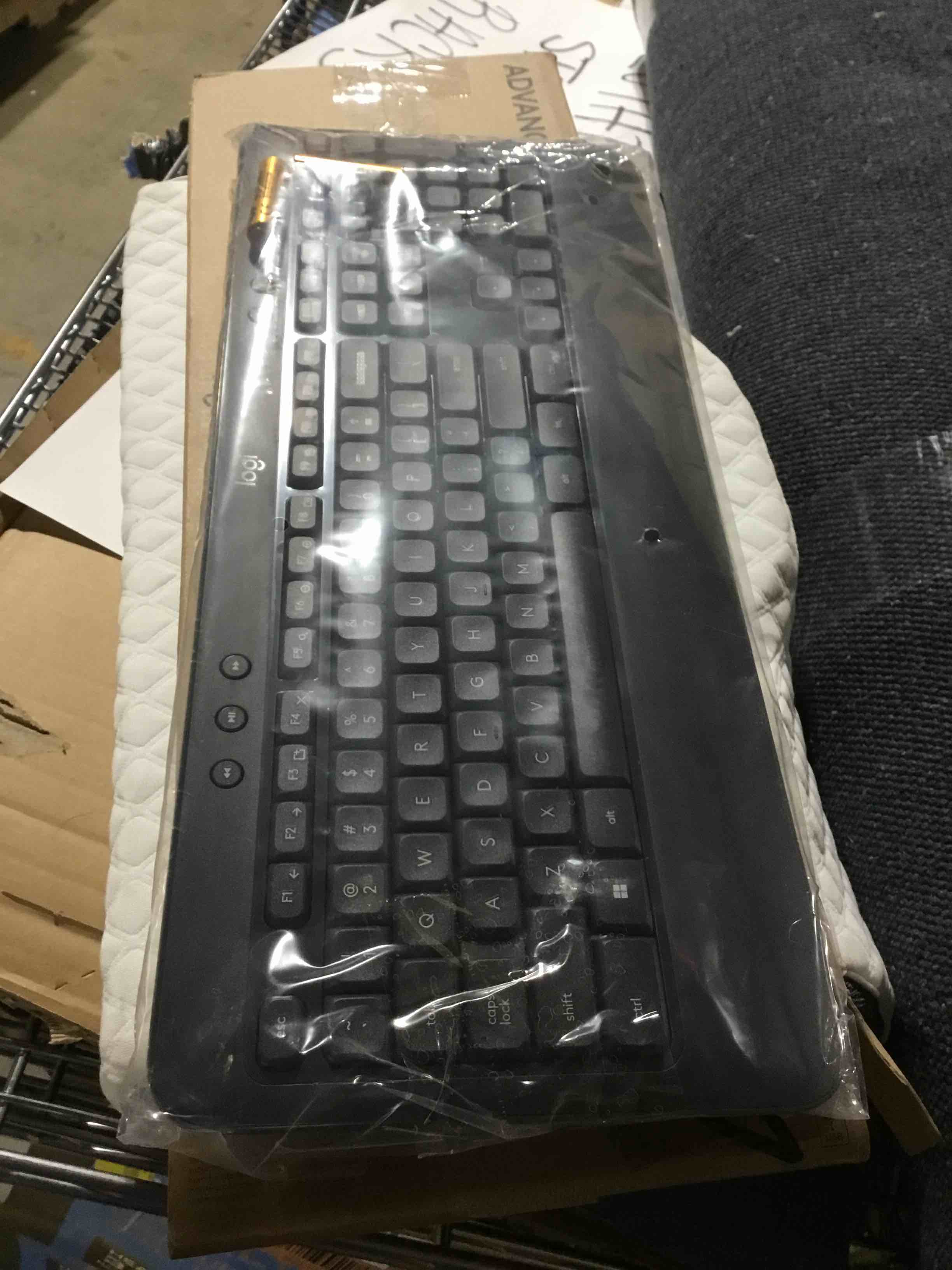 Condition photo showing Good Condition for Logitech MK540 Advanced Wireless Keyboard and Mouse Combo for Windows, 2.4 GHz Unifying USB-Receiver, Multimedia Hotkeys, 3-Year Battery Life, for PC, Laptop 2024 Model