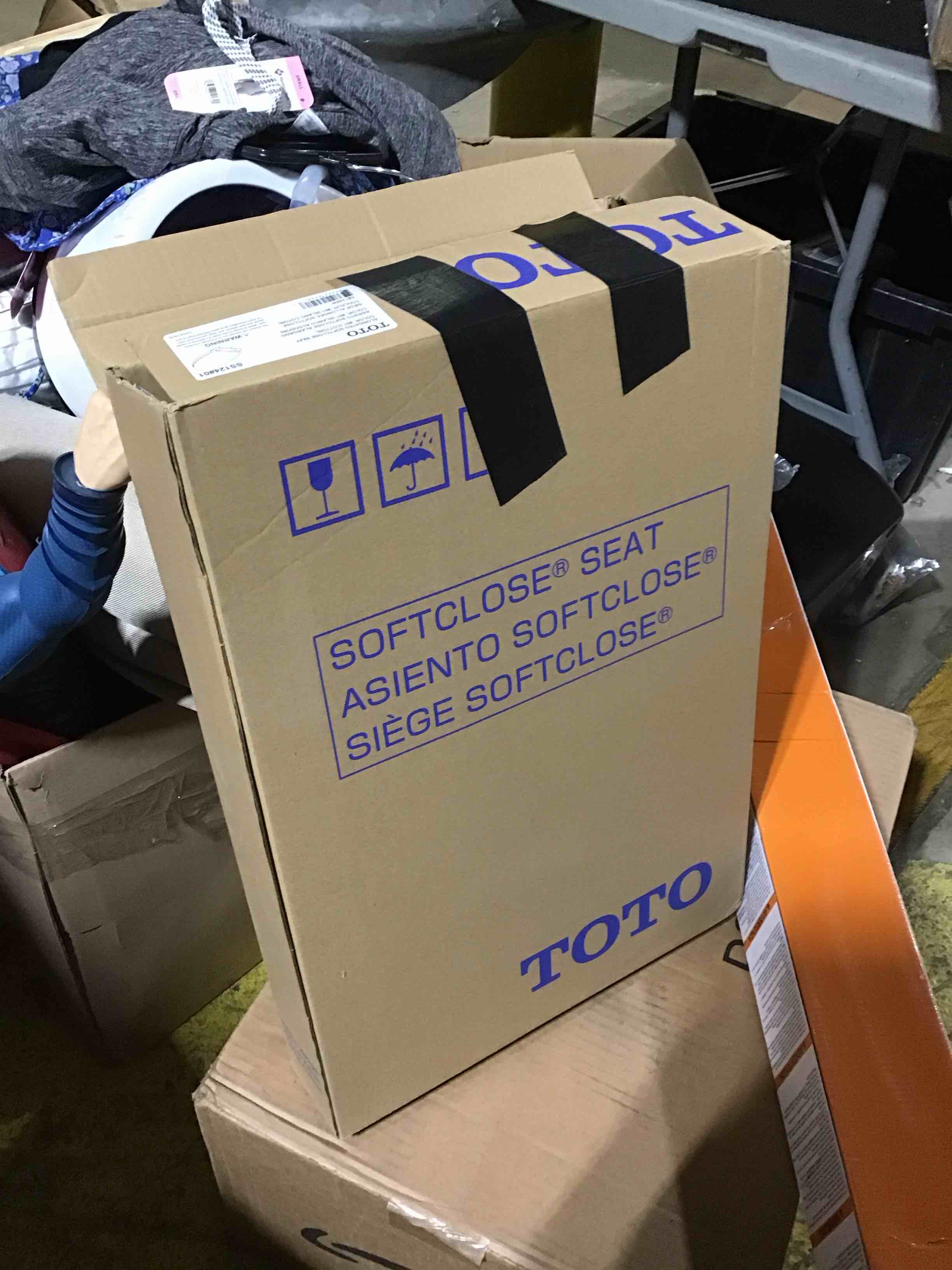 Condition photo showing Good Condition for TOTO SoftClose Slow Close Elongated Toilet Seat and Lid, Cotton White - SS124#01