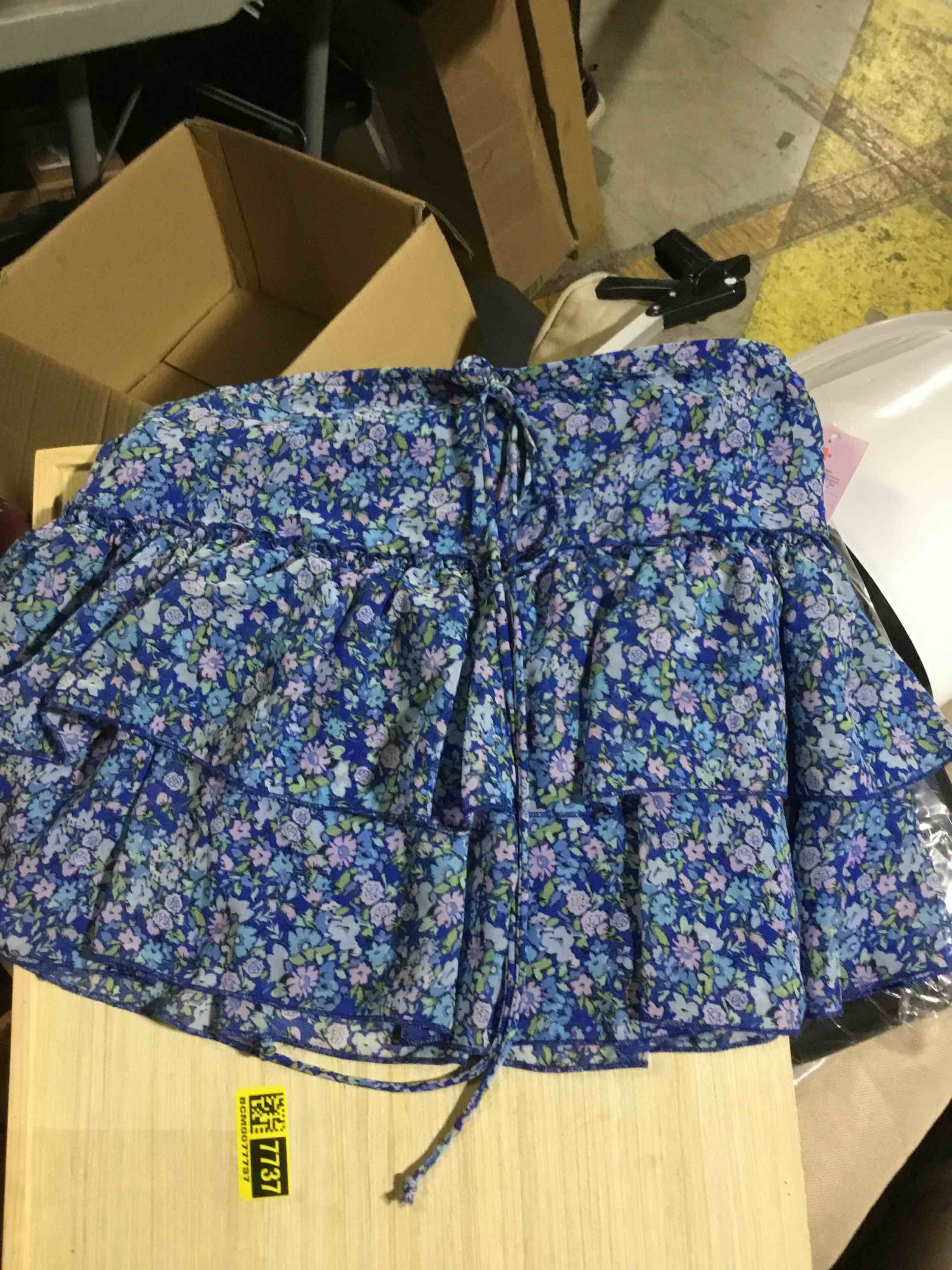 Condition photo showing Good Condition for Women's Tiered Mini Skirt - Wild Fable Blue Floral S