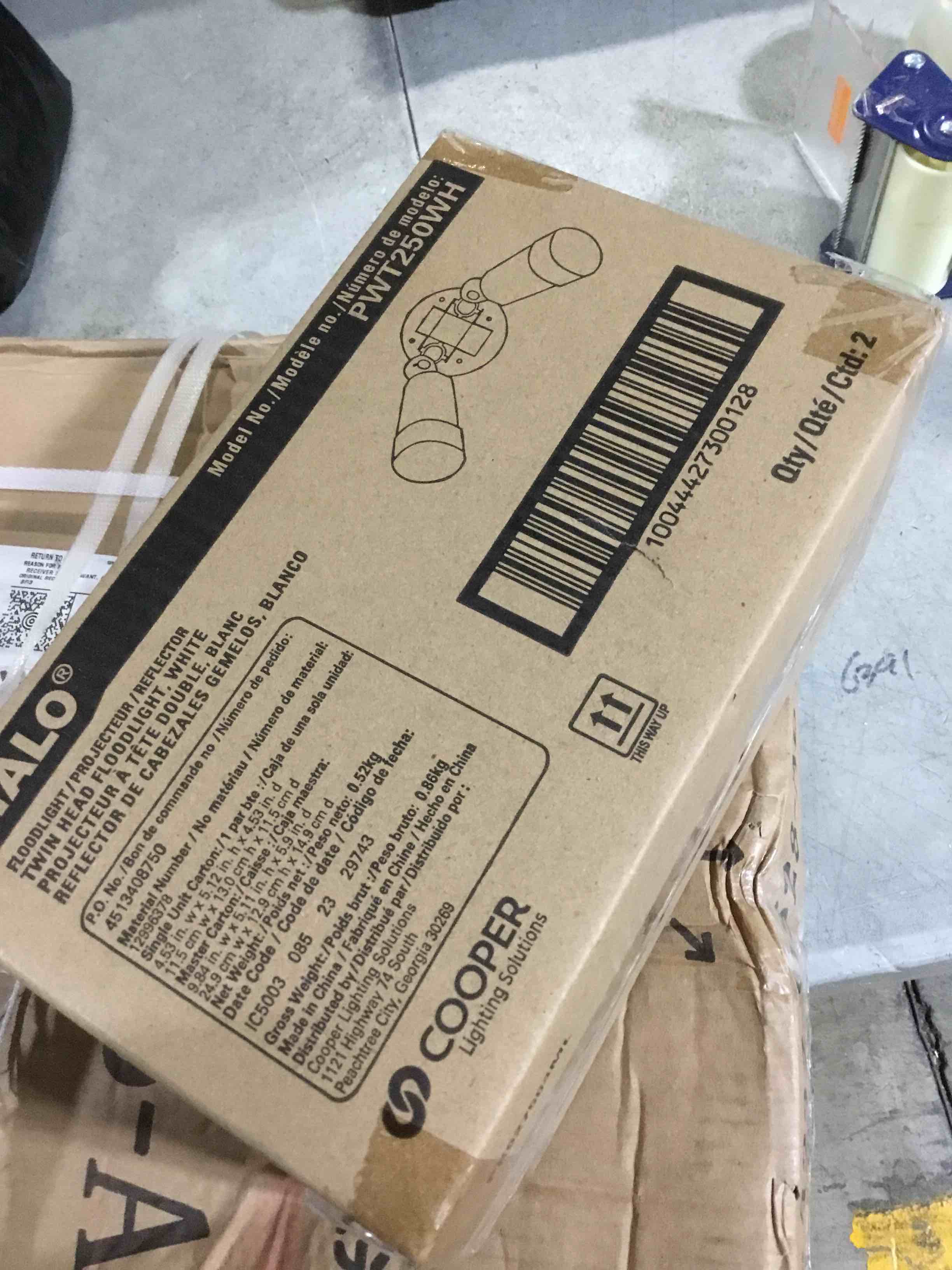 Condition photo showing New/Like New for x-molin 2-pack sewing machine light bulb double contact warm white 2700-3000k 15t7dc base replacement for singer/kenmore sewing machine 120v 3.5w led bayonet type replaces #6797 and #6810