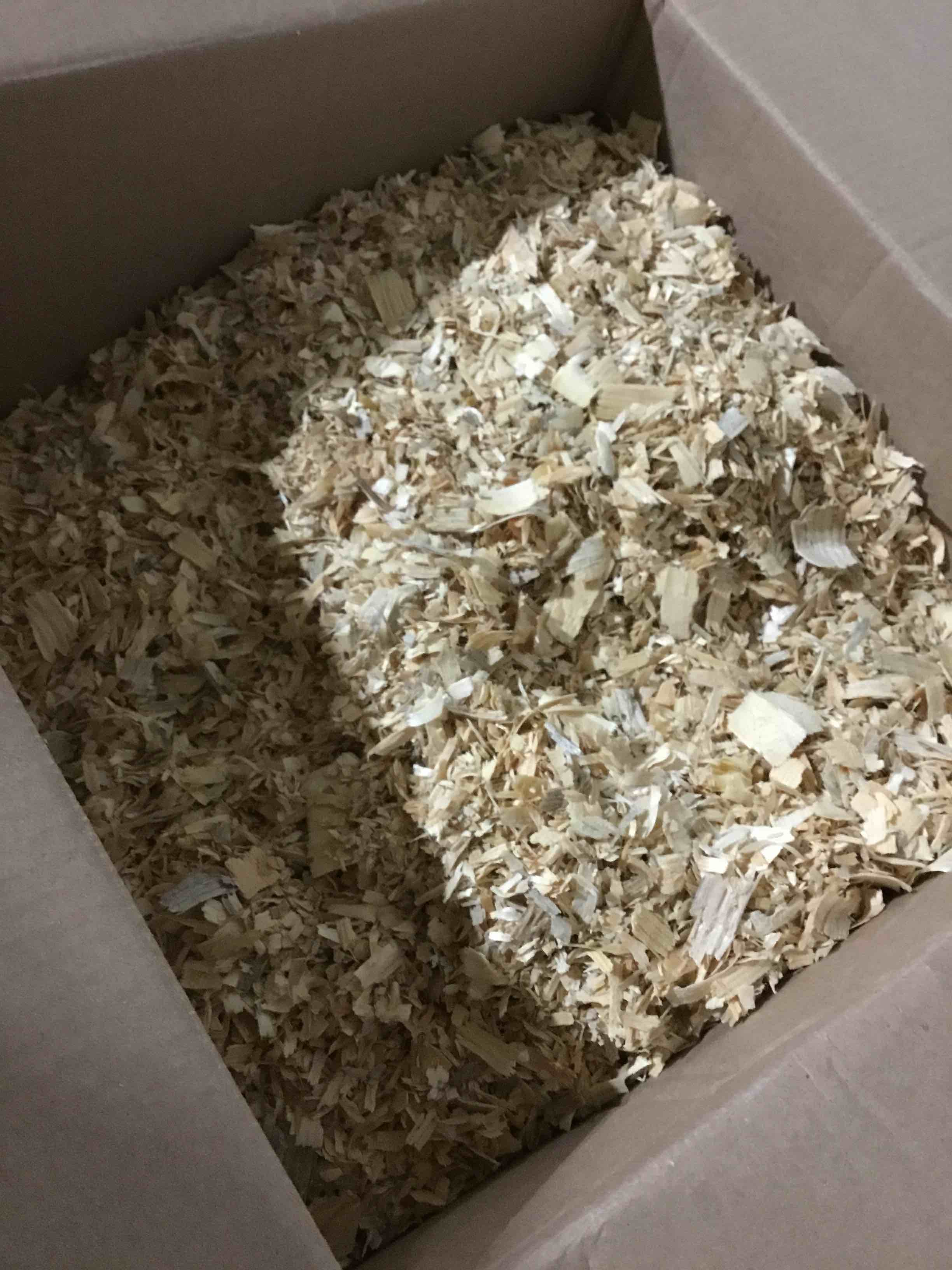 Condition photo showing Good Condition for (SIMILAR)Small Pet Select Hemp HURD Ultra-Premium Chicken Bedding, Biodegradable Chicken Coop Animal Bedding, Eco Friendly Odor Control