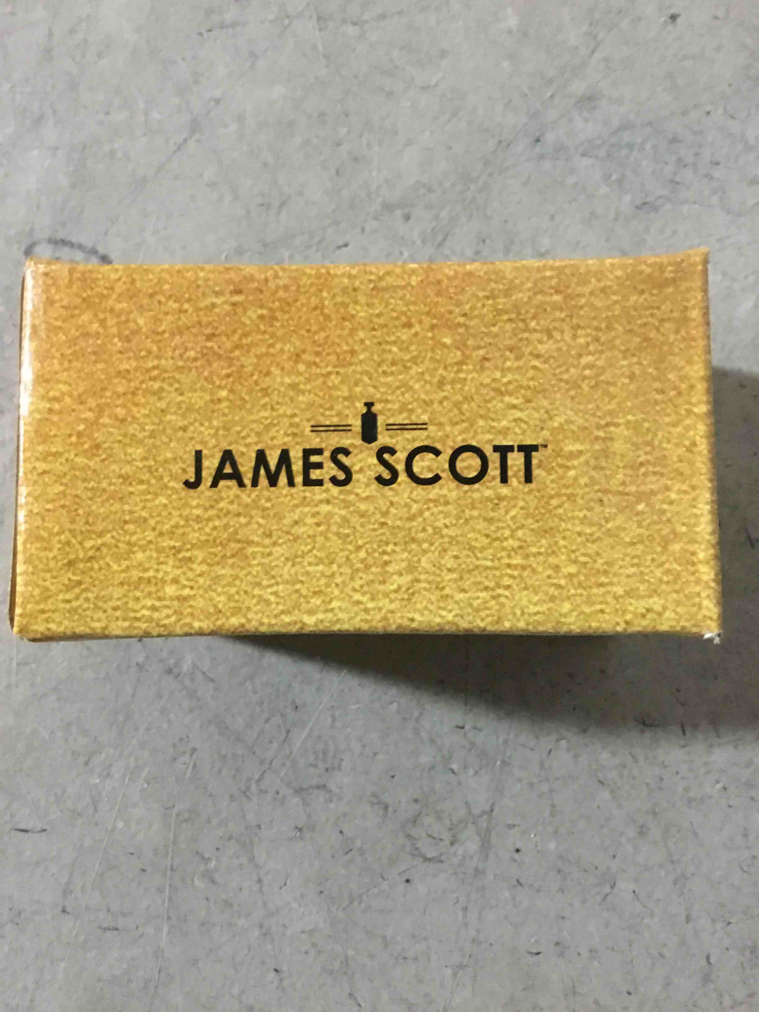 Condition photo showing New/Like New for (THEY ARE VERY SMALL AND ARE IN THE FORM OF A RECTANGLE ) (SIMILAR)Juvale 2 Ounce Stainless Steel Metal Salt and Pepper Shakers for Kitchen Counter, Dinner Table, Condiments, and Cooking, Refillable, Perforated S and P Caps (3.5 in)