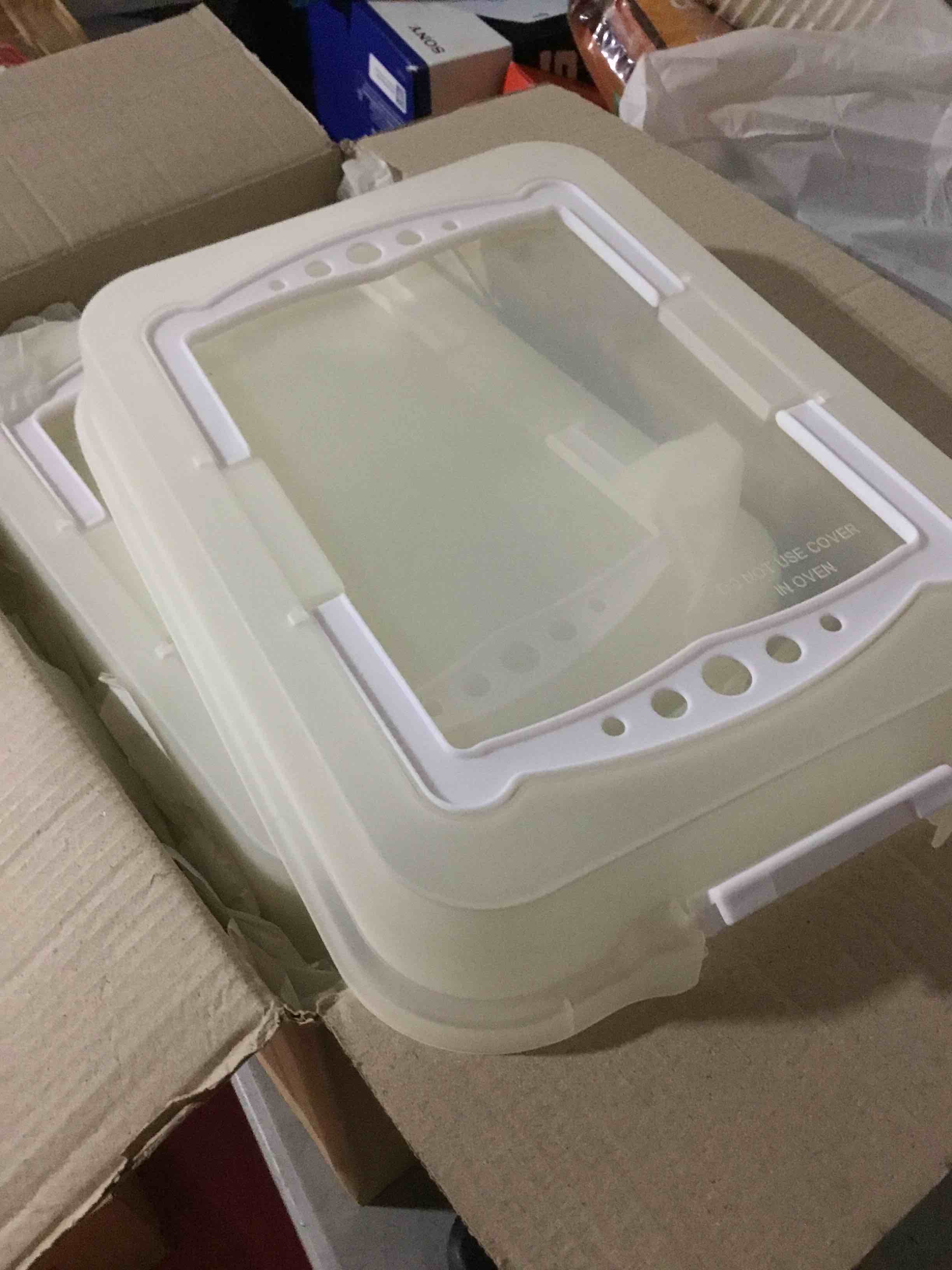 Condition photo showing New/Like New for G & S Metal Products Company Ovenstuff Nonstick Muffin Bakeware Pan with Lid Cover With Handles, 12-Cup, White 12 pack of box 