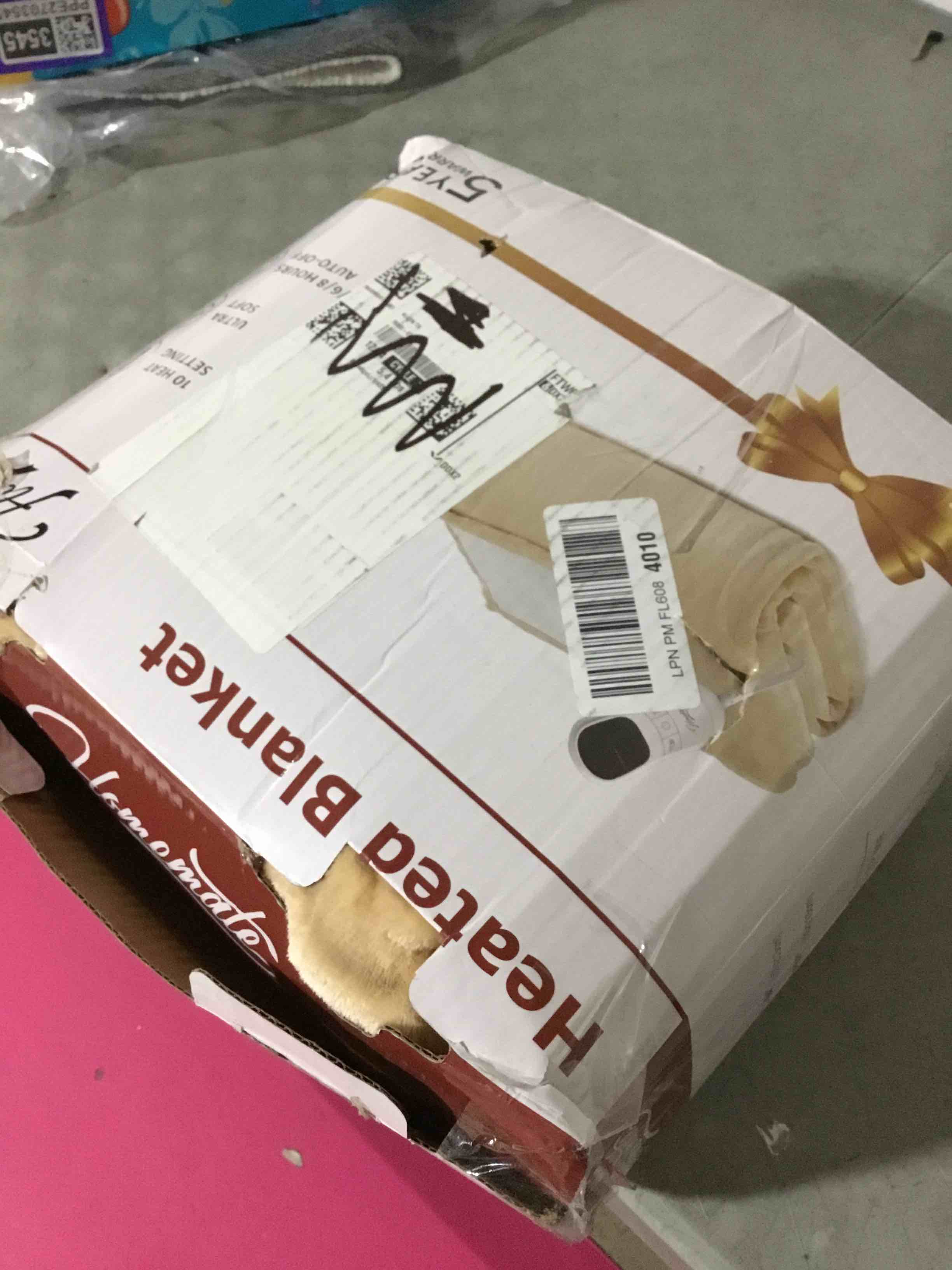 Condition photo showing As Is for Homemate Electric Heated Blanket Full Size - 72"x84" Heated Bed Blanket Throw with 10 Heating Levels 8 Hours Auto Off Fast Heating Over-Heat Protection-Ultra Soft Flannel ETL Certified, Beige Beige Full 72"x84"