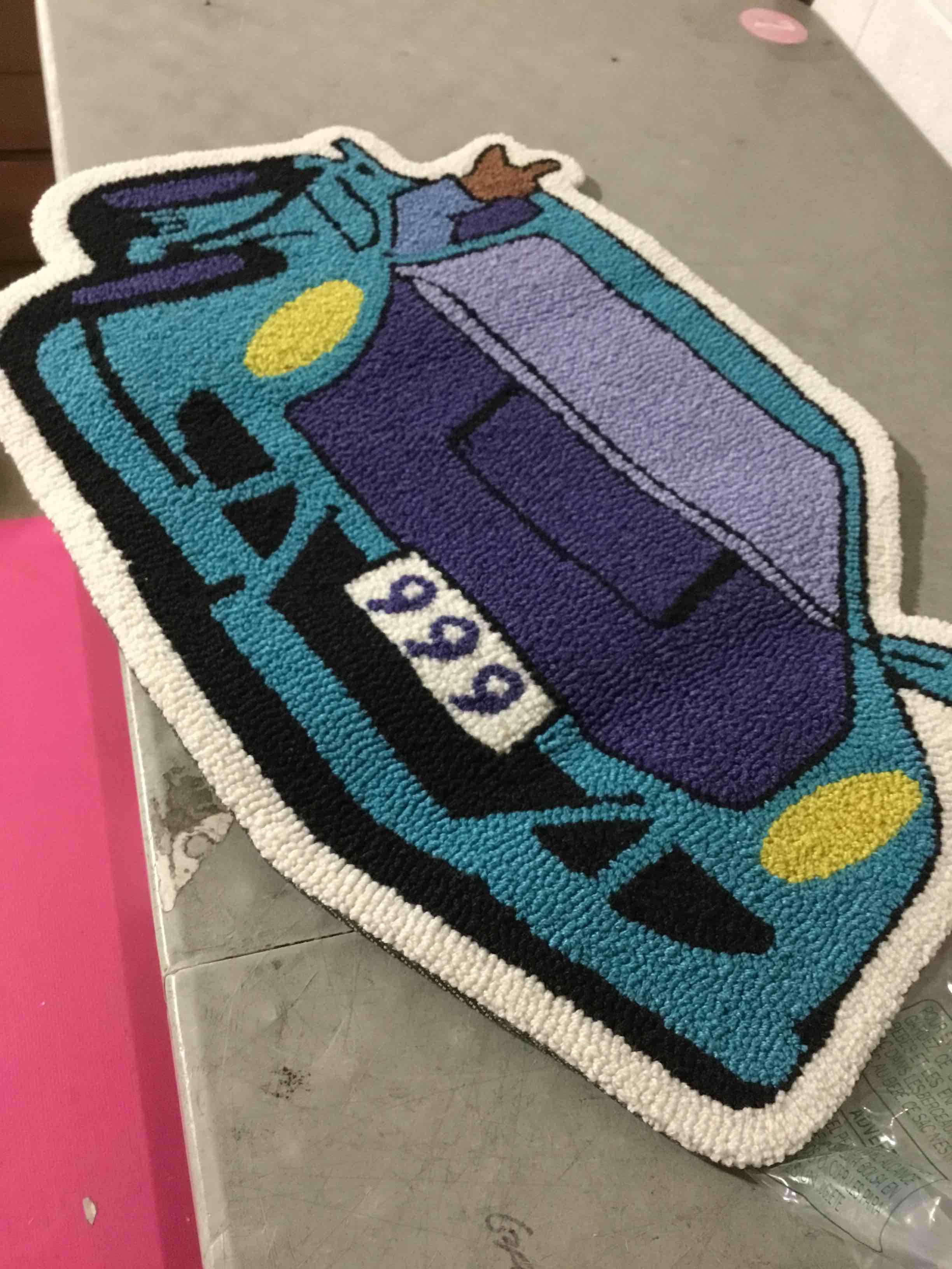 Condition photo showing New/Like New for LAKEA Enthusiast Racing Car Shaped Tufting Rug Living Room Bedroom Decor Carpet Embroidered Non-Slip Floor Mat Doormat Home Decor (29.5X19.7inch)?Brown Hand?