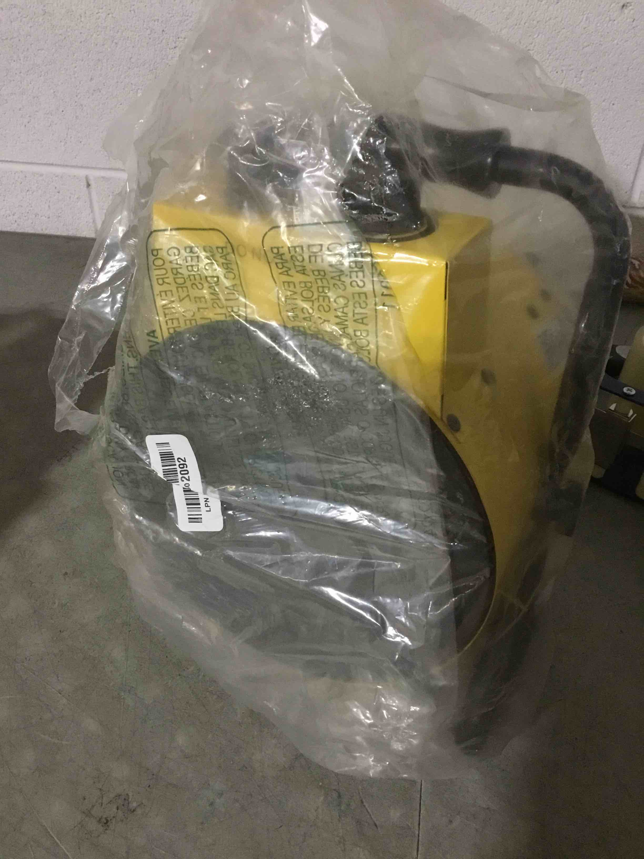 Condition photo showing Good Condition for Electric Patio Heater - Greenhouse Fan Heater Portable Space Heater, Adjustable Thermostat, for Greenhouse, Garage, Office, Workplace, PTC Fast Heating, Electric Ceramic Heaters,Metal Base