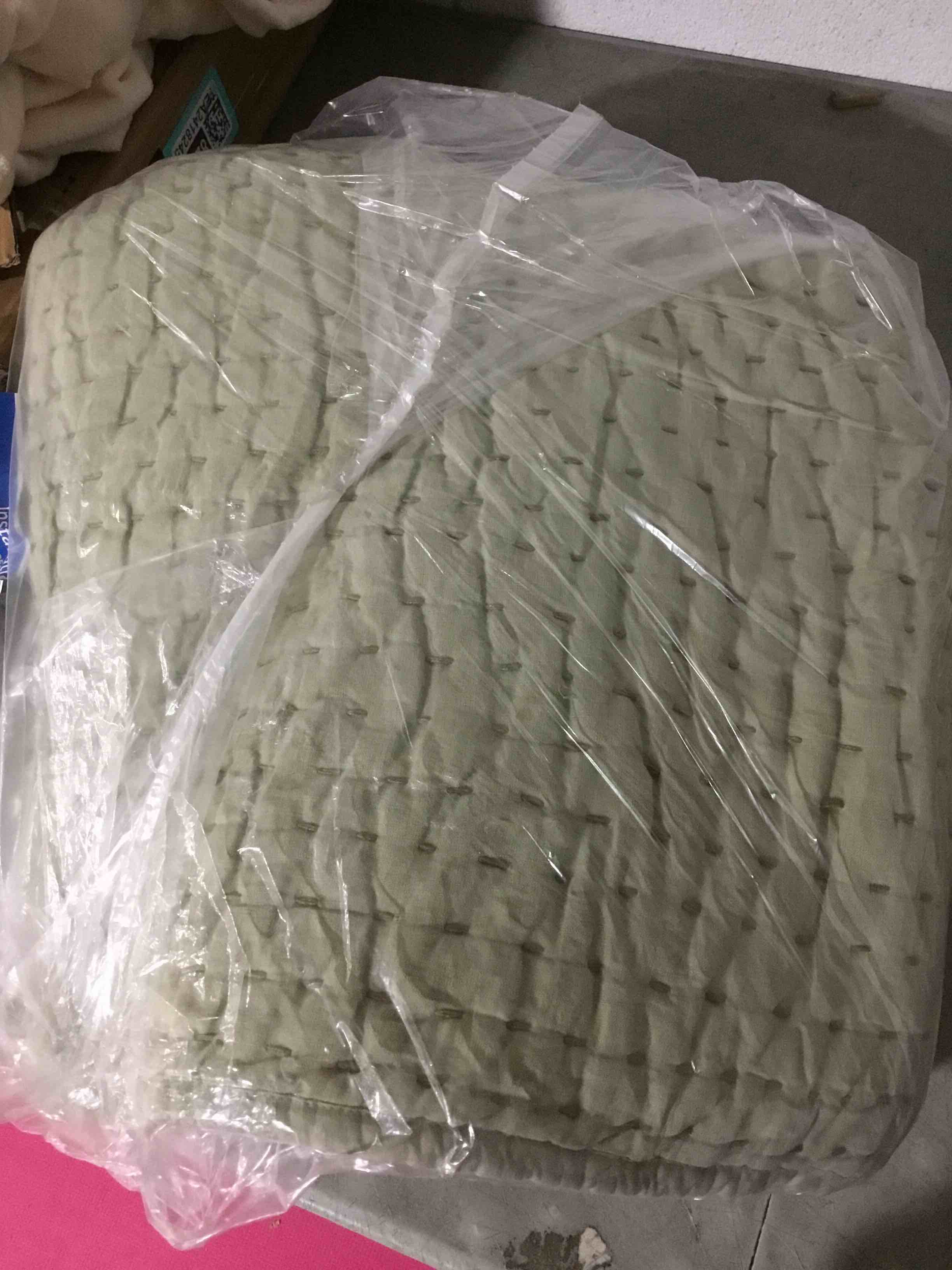 Condition photo showing Good Condition for (NO COVERS PILLOWS ) European Linen Cotton Stitch Quilt Set size 68*86