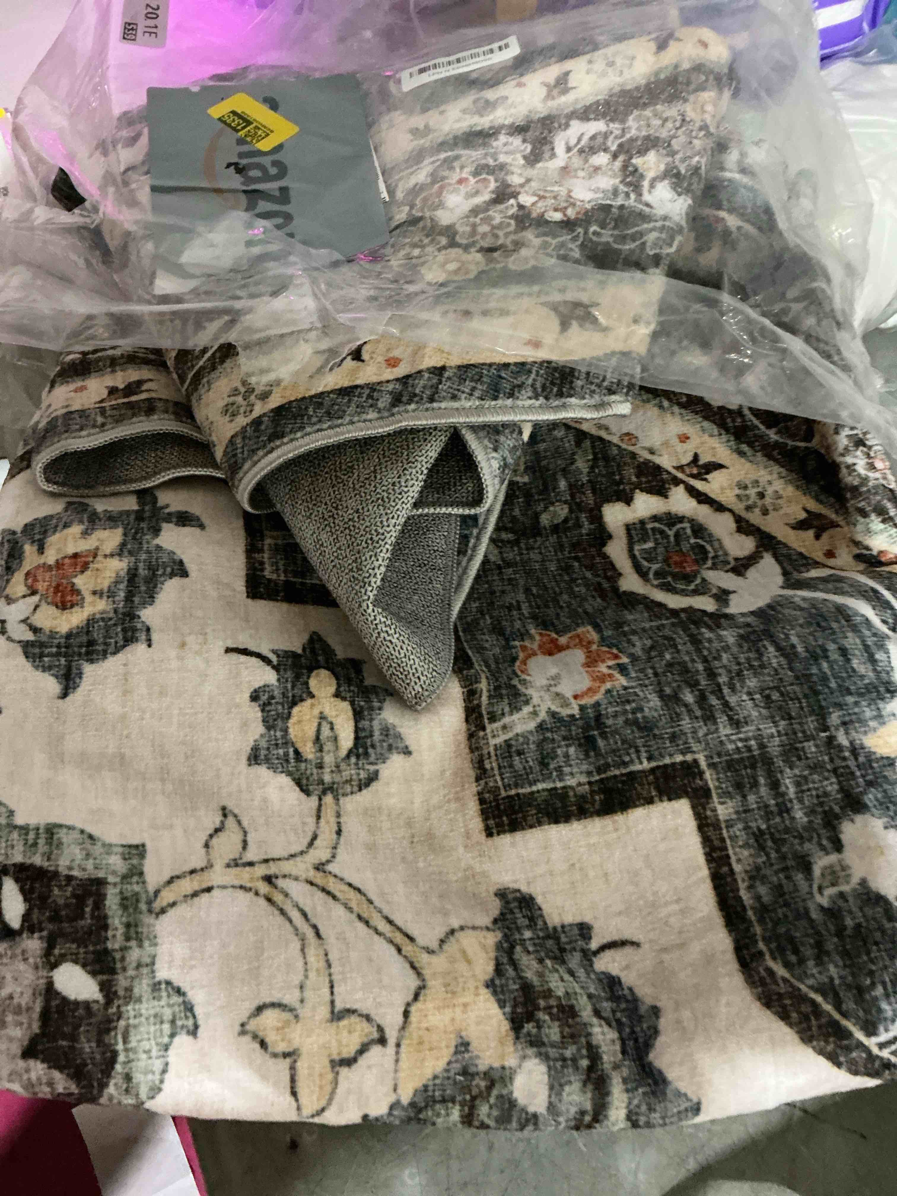 Condition photo showing Good Condition for topruug washable oriental area rug - 6ft round rugs for living room soft carpet for bedroom waterproof floral distressed indoor stain resistant non-shedding floor carpets (blue, 6ft-round) blue 6' (round)