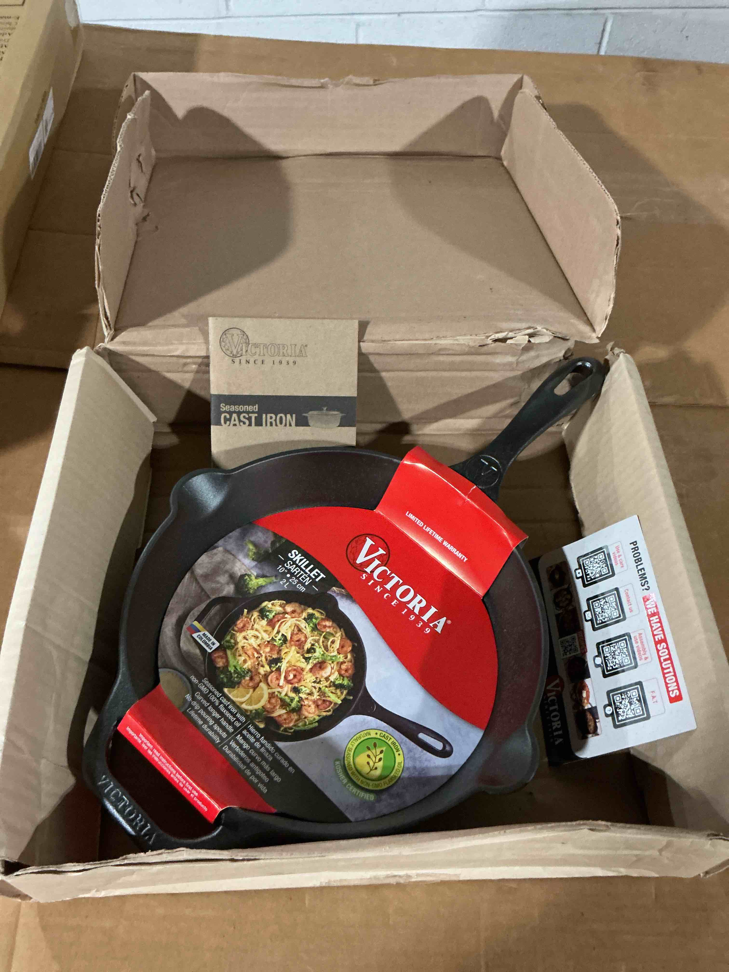 Condition photo showing New/Like New for victoria cast-iron 10" skillet, made in colombia, pre-seasoned 100% kosher certified non-gmo flaxseed oil