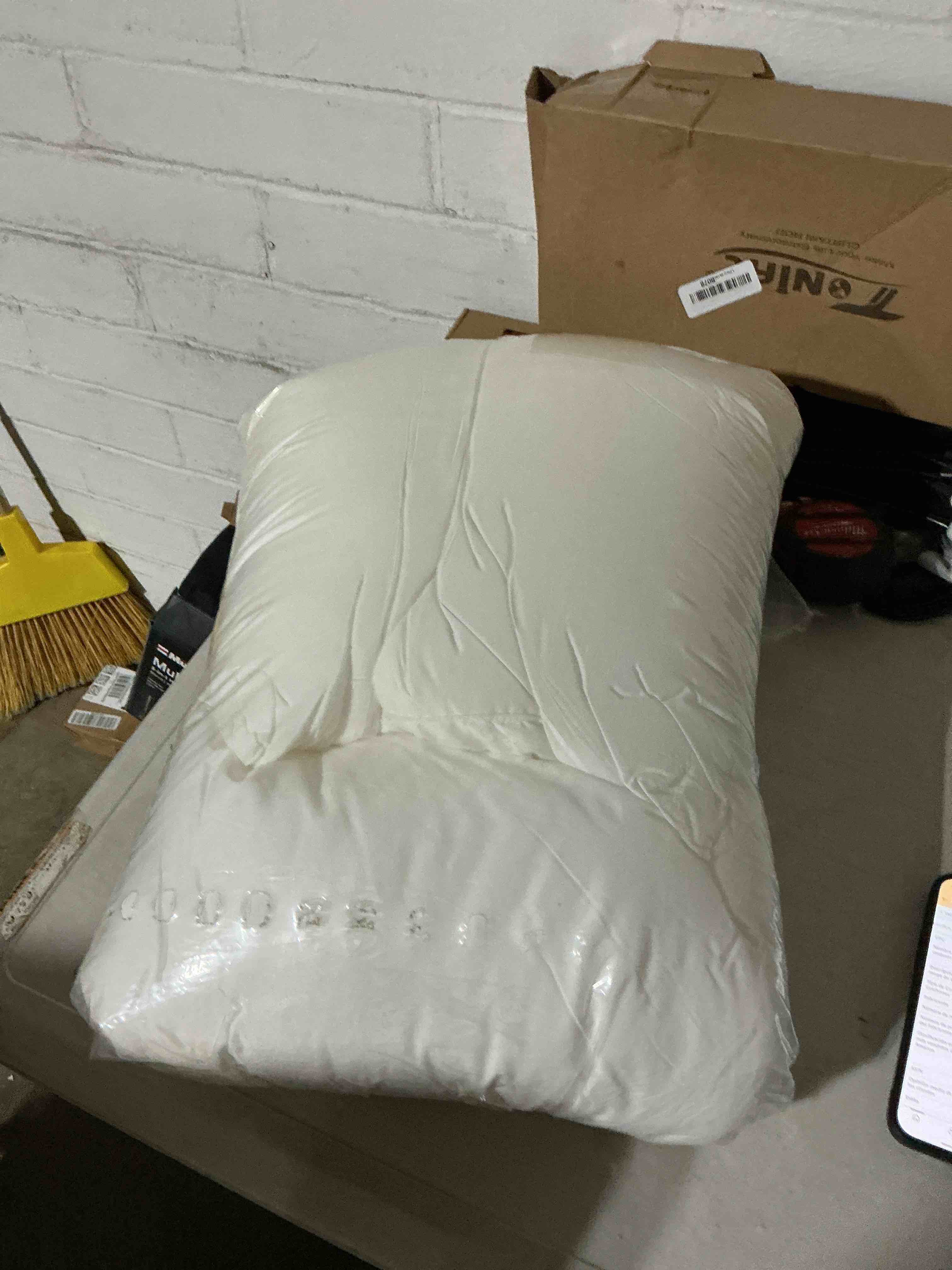 Condition photo showing Good Condition for utopia bedding throw pillows insert (pack of 2, white) - 20 x 20 inches bed and couch pillows - indoor decorative pillow white 20x20 inch