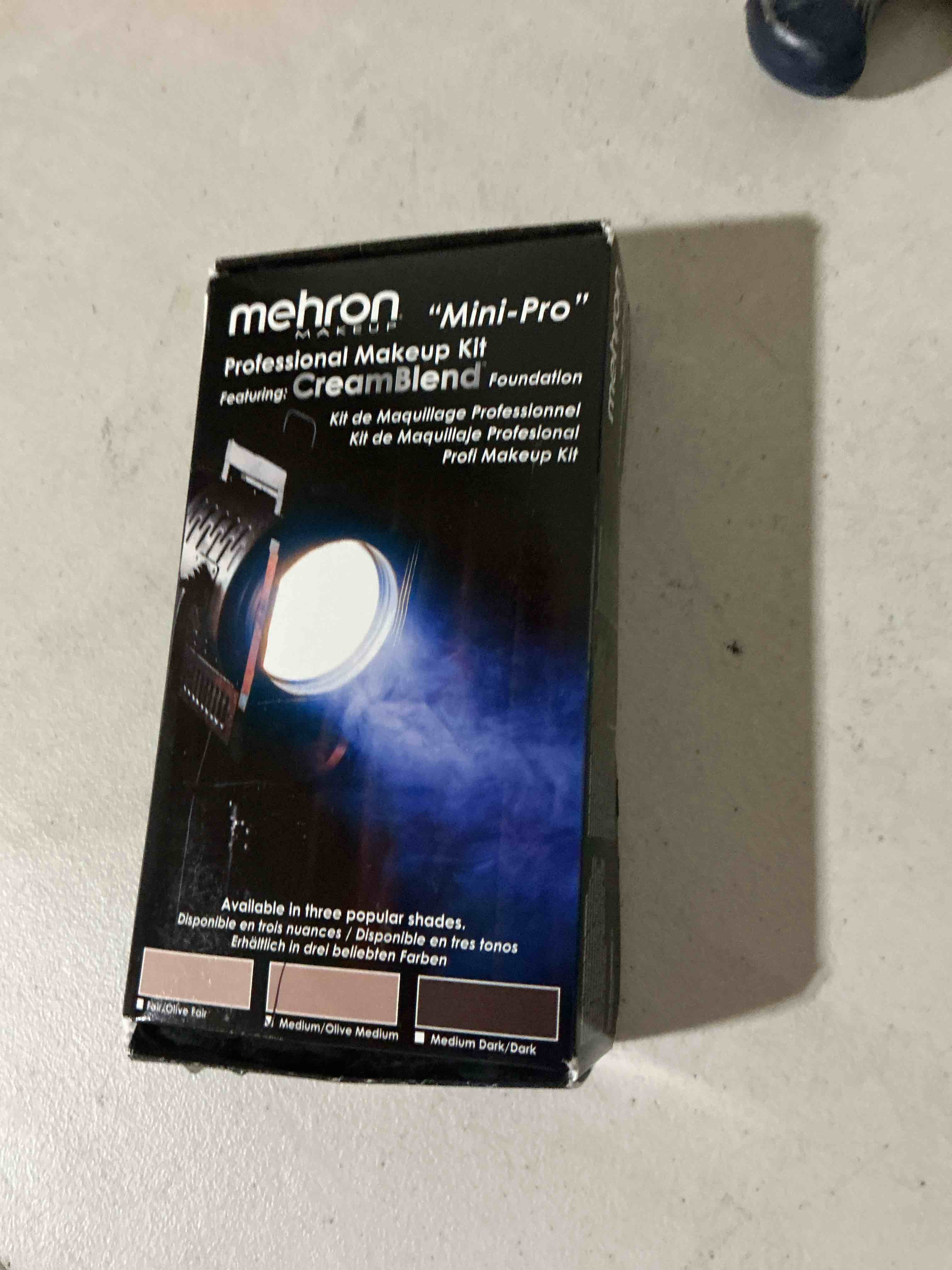 Condition photo showing As Is for mehron mini pro professional makeup kit
