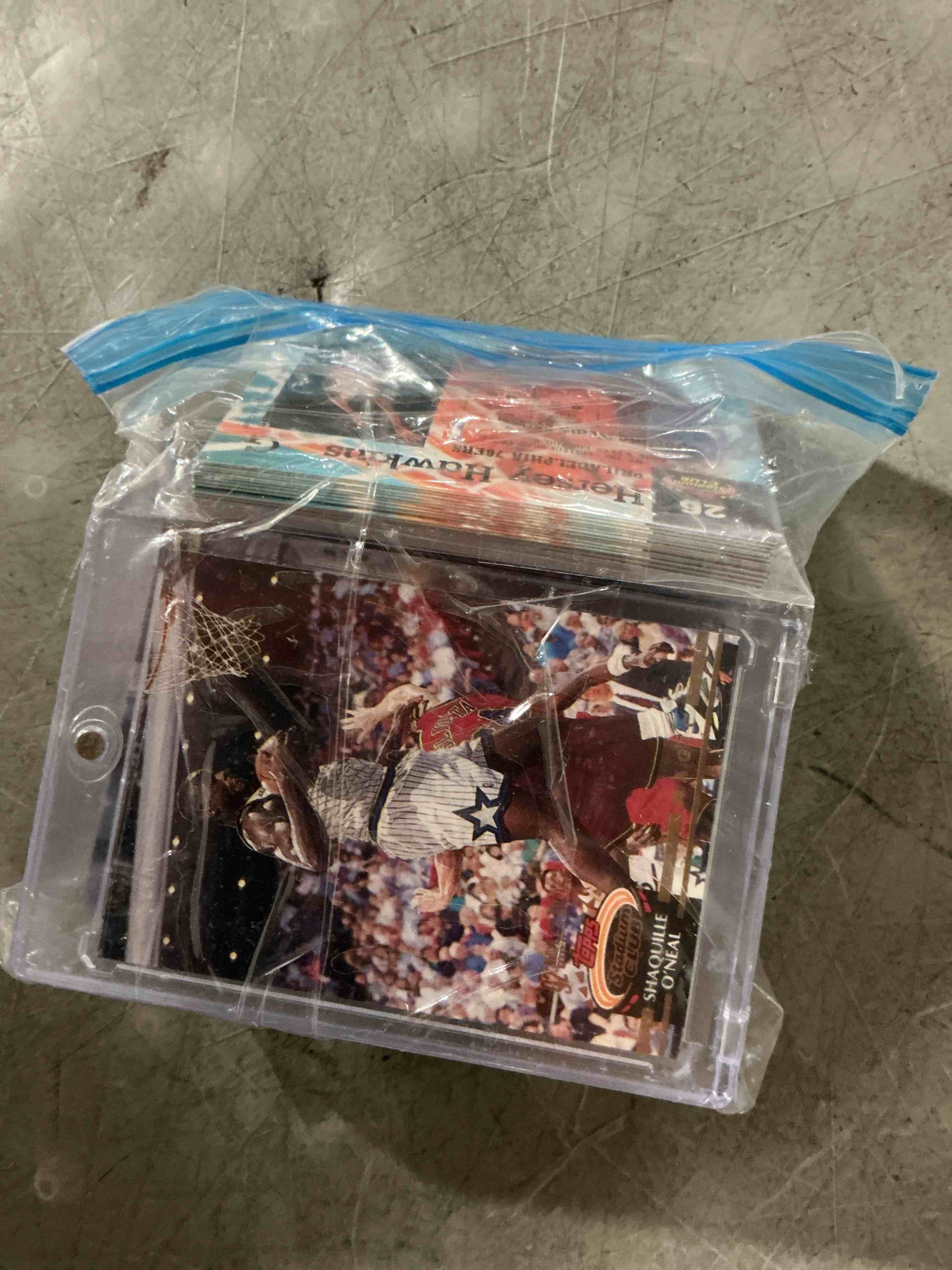 Condition photo showing Good Condition for shaquille o’neal rookie card! rare michael jordan card & more! 1992 topps basketball 100 card lot, includes commons, legends, heroes & more! 1980’s & 1990’s basketball legends! 50 stars & 50 commons! david robinson, larry bird, hakeem olajuwon, scottie pippen, magic & more! rare! 100 card extravaganza!