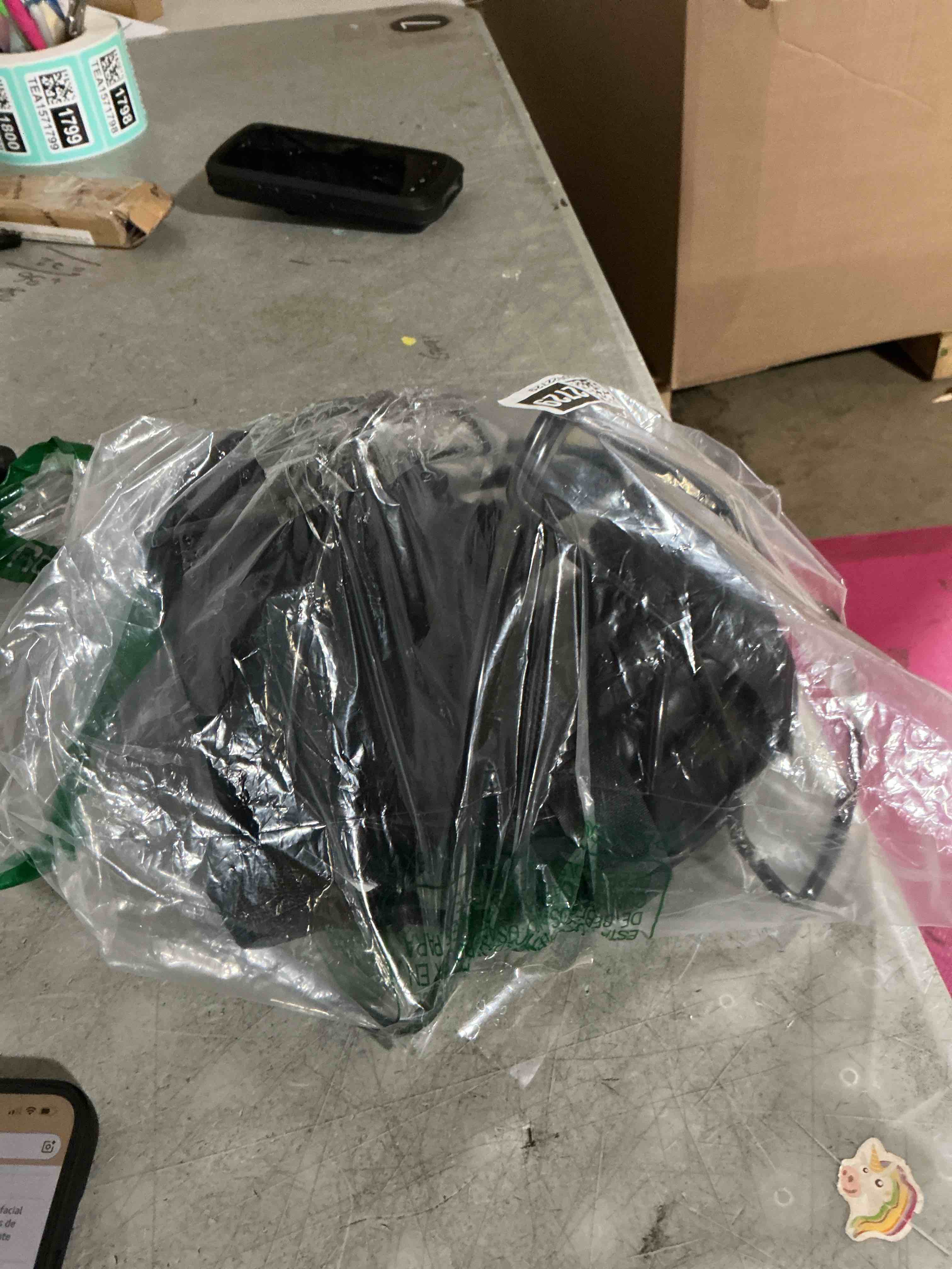 Condition photo showing Good Condition for champro catcher's mask (black, 27-ounce/adult)