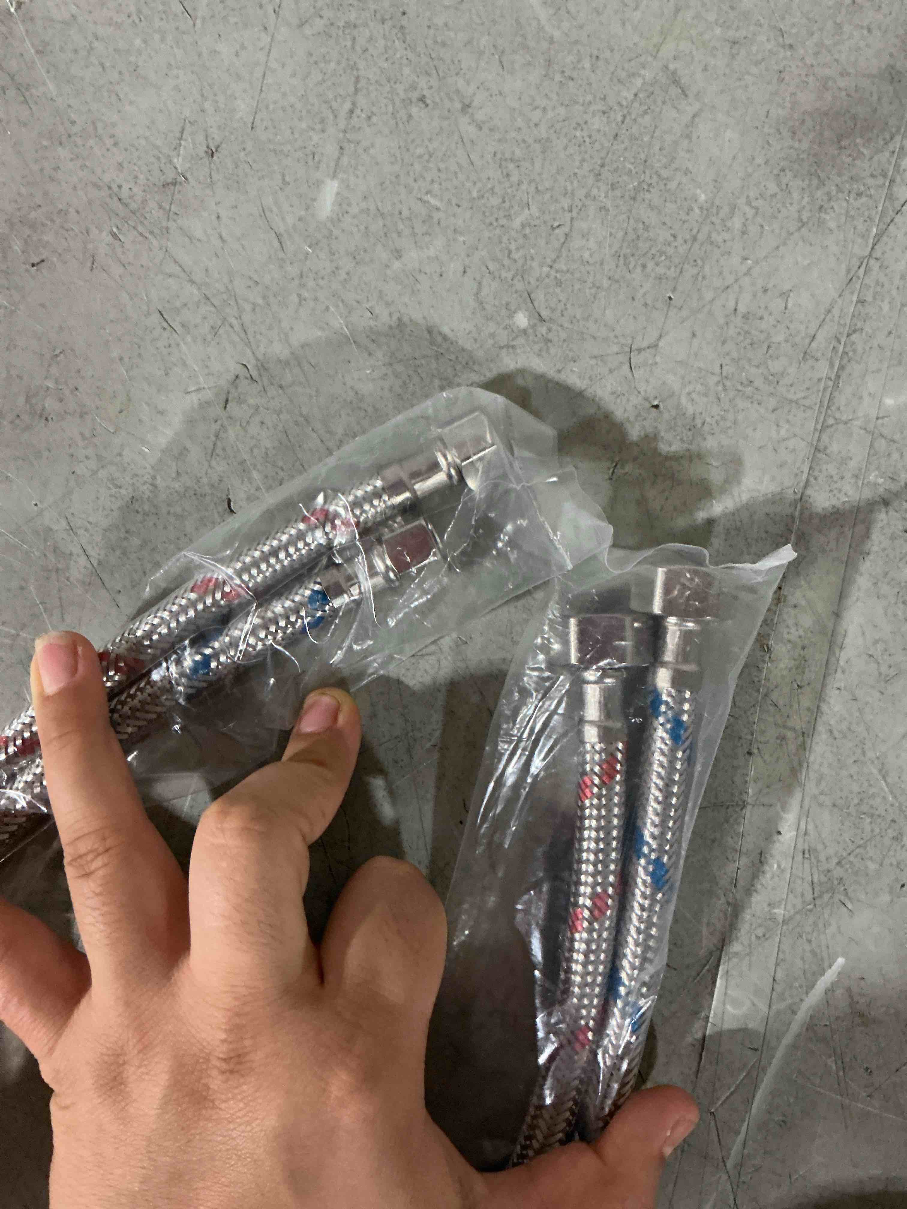 Condition photo showing Good Condition for bwe 24-inch long faucet connector braided stainless steel supply hose 3/8-inch female compression thread x m10 male connector, x 2 pcs (1 pair) 24 inch(similar to estok)