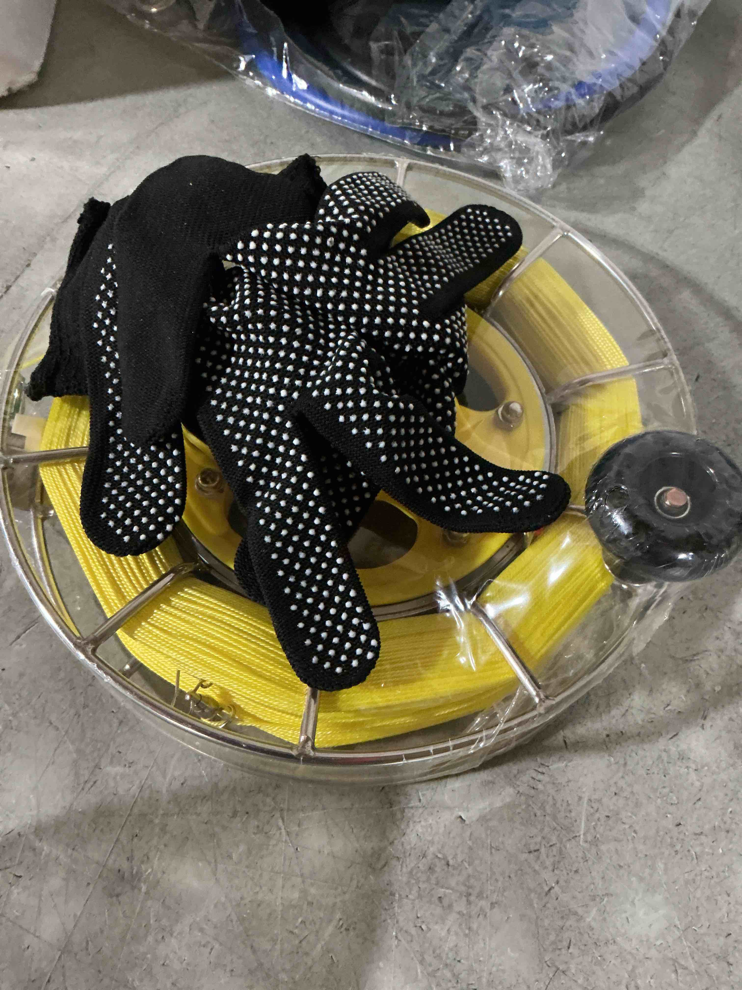 Condition photo showing New/Like New for stainless steel kite reel with brake buttons and 8.7inches dia with 1300ft kite string - safe and smooth flying experience, high-strength and durable (8.7in dia)