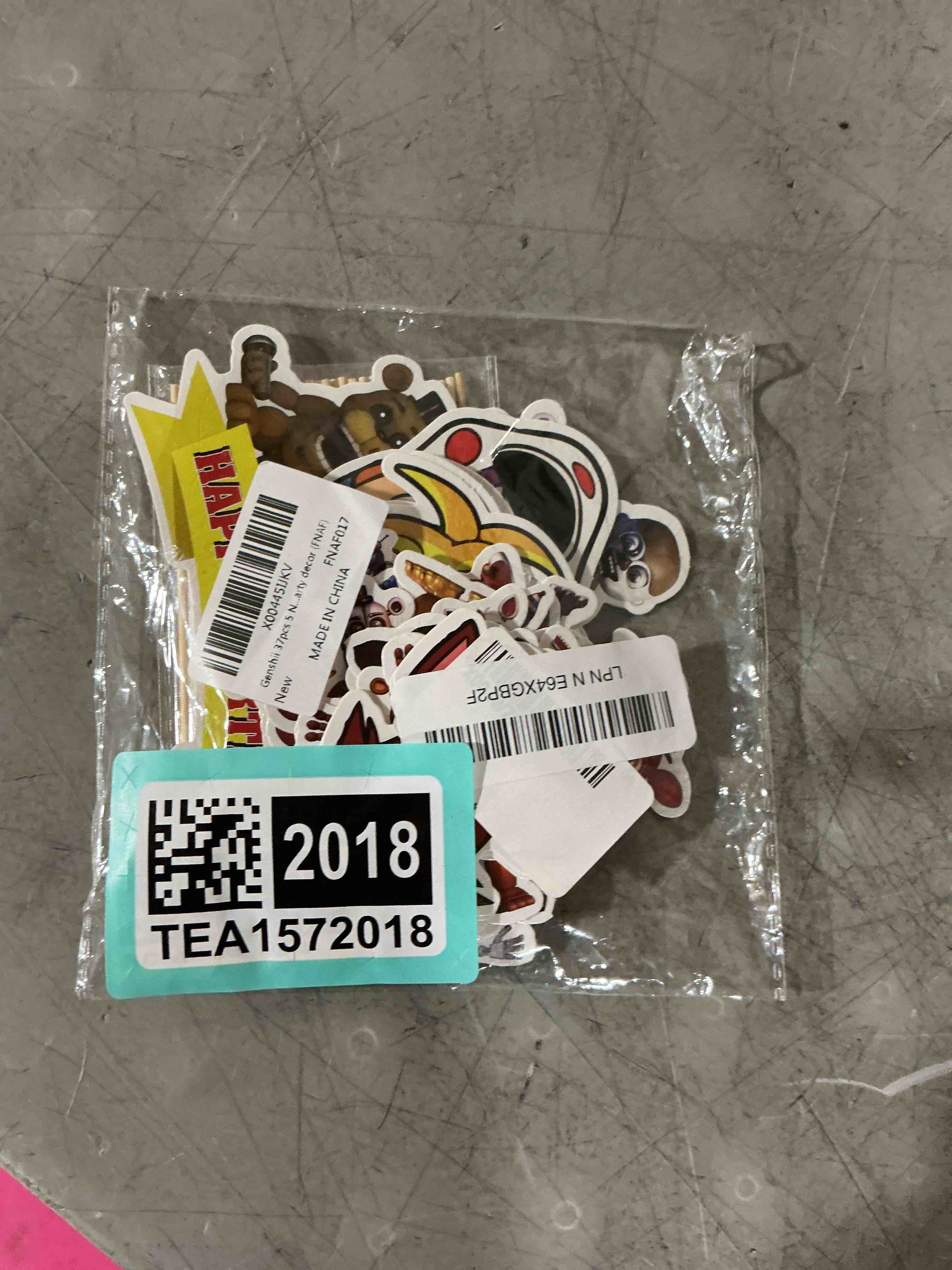 Condition photo showing Good Condition for genshii 37pcs 5 nights cake decoration set include 1pc big cake topper 36pcs cupcake toppers for freddy's theme birthday party decor (fnaf)