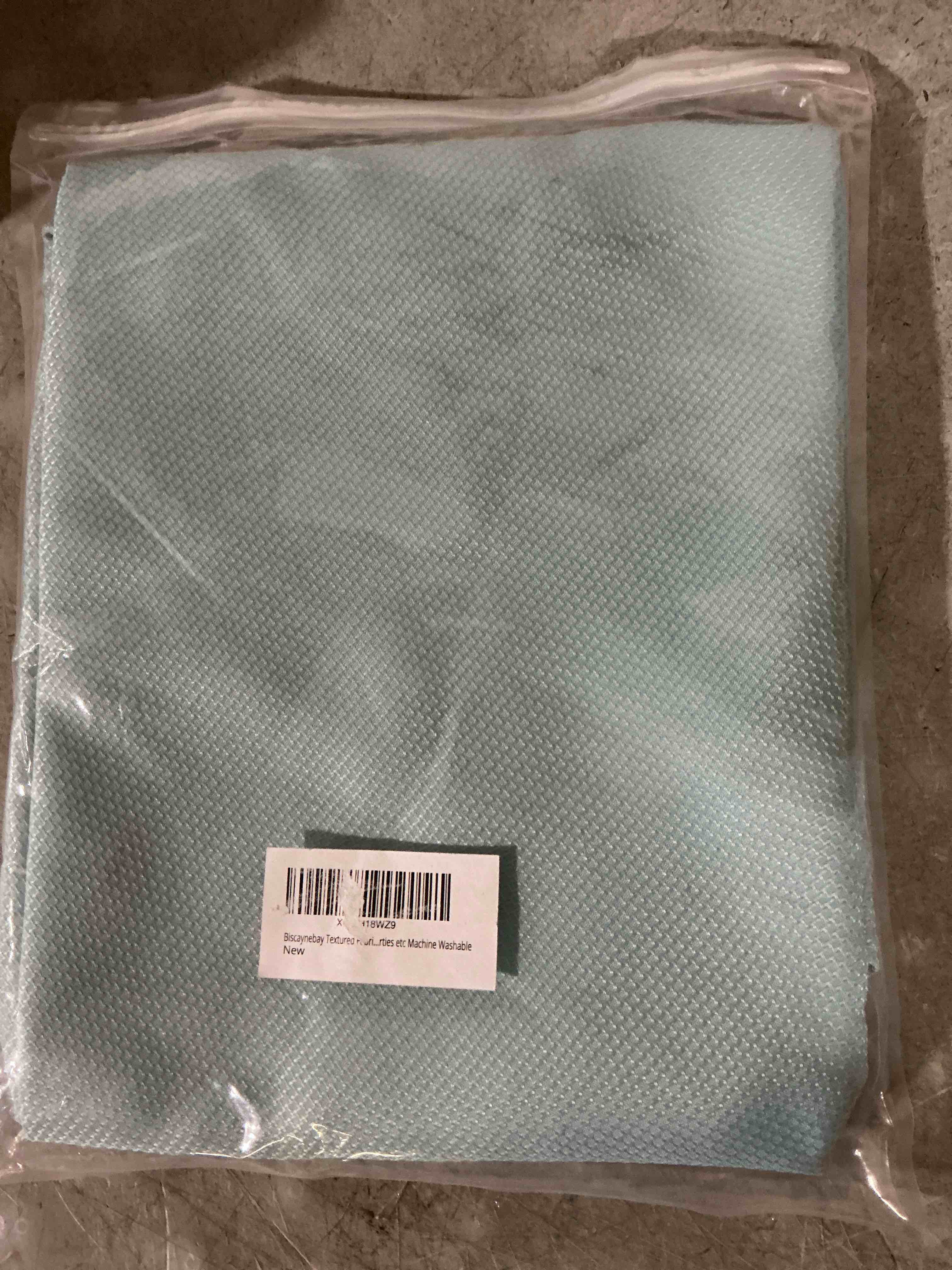 Condition photo showing New/Like New for biscaynebay round tablecloth 70 inch-auqa blue outdoor fabric table cover-small circle folding table cloths linen water resistant for kitchen dining picnic patio outdoor party restaurant tables 70" (round) aqua blue