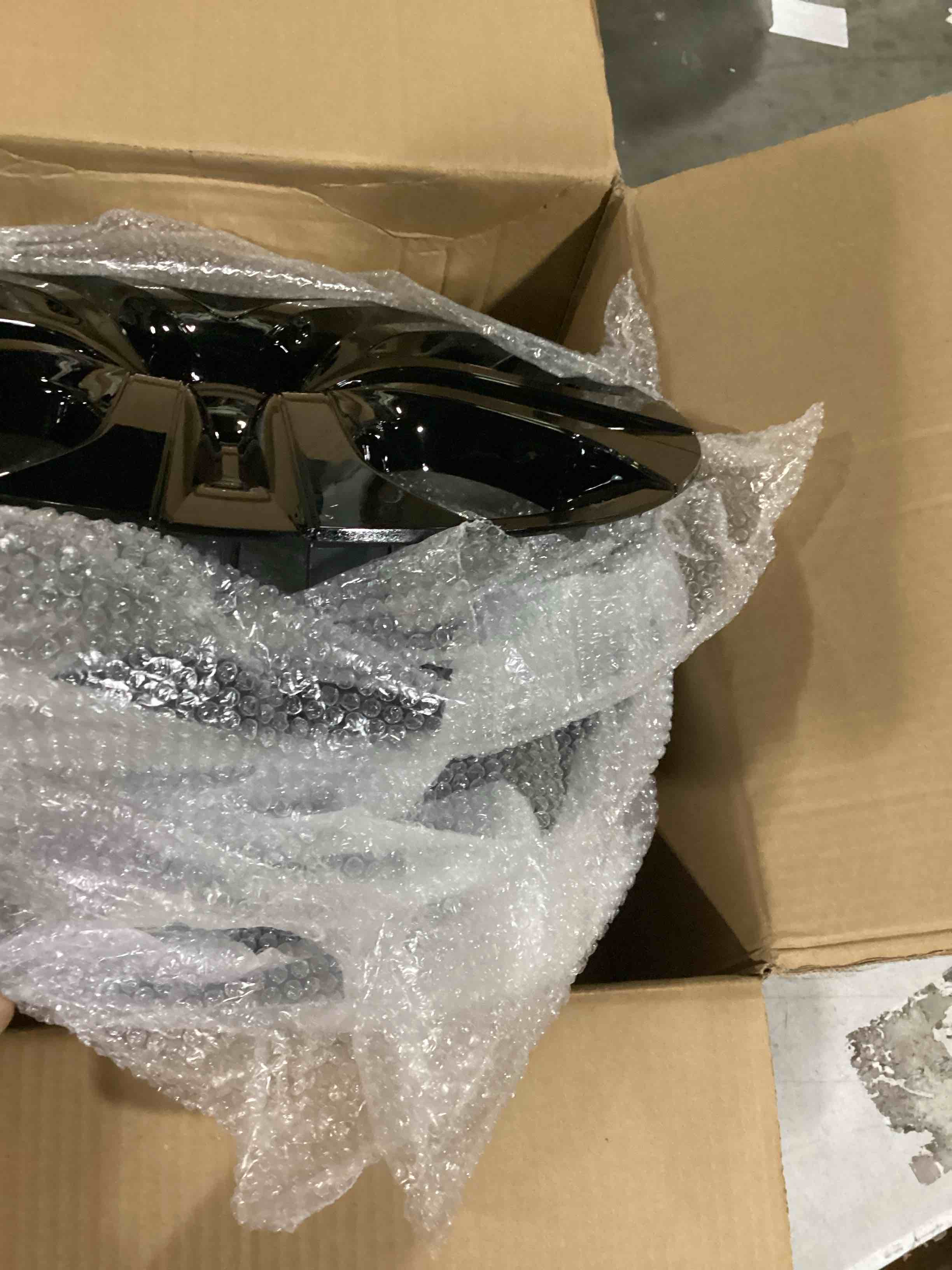 https://s3.amazonaws.com/lotting-images-prod/bidfta/TEA1578304_1745850171389.jpeg