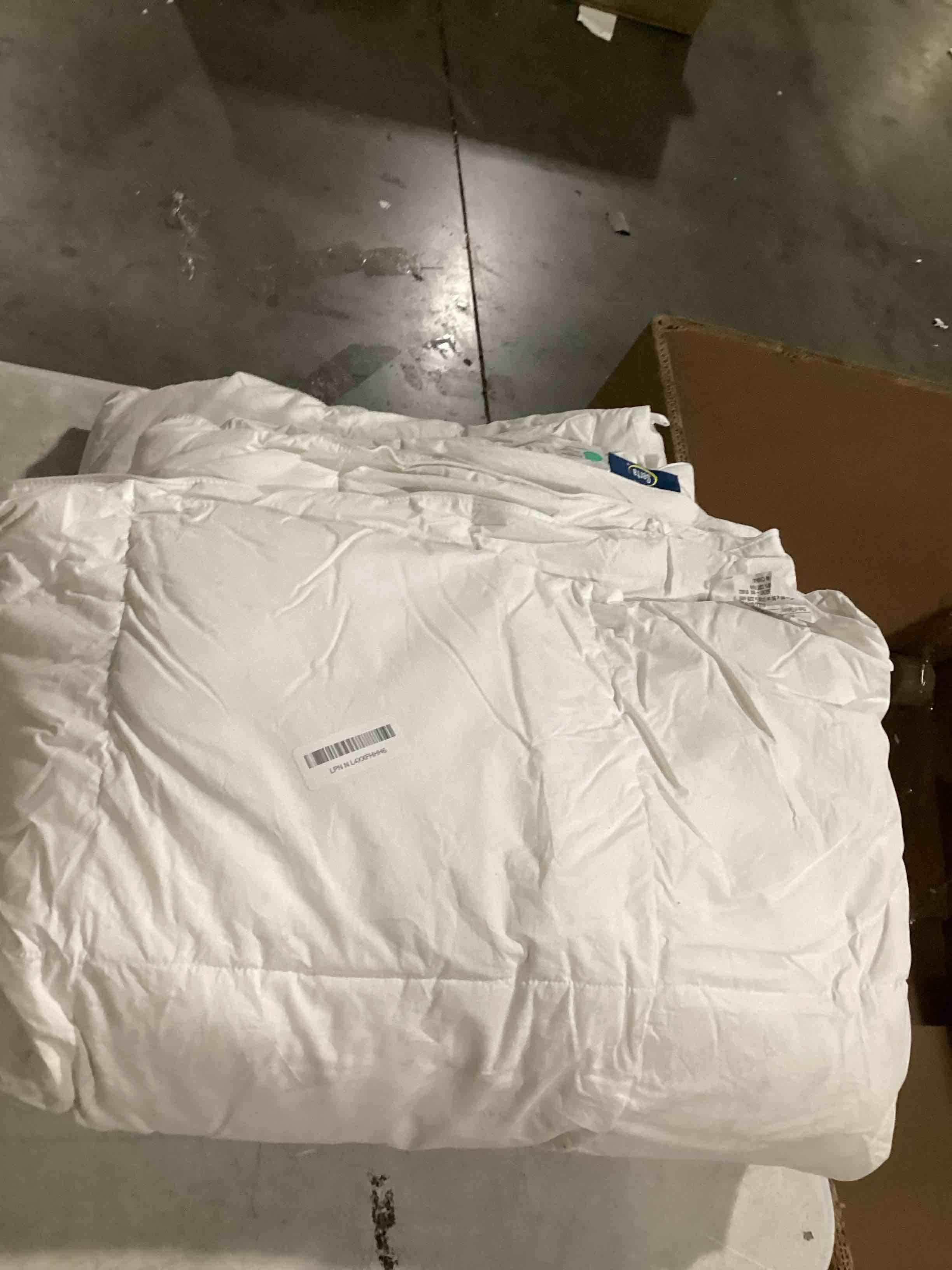 https://s3.amazonaws.com/lotting-images-prod/bidfta/TEA1578961_1746556162547.jpeg