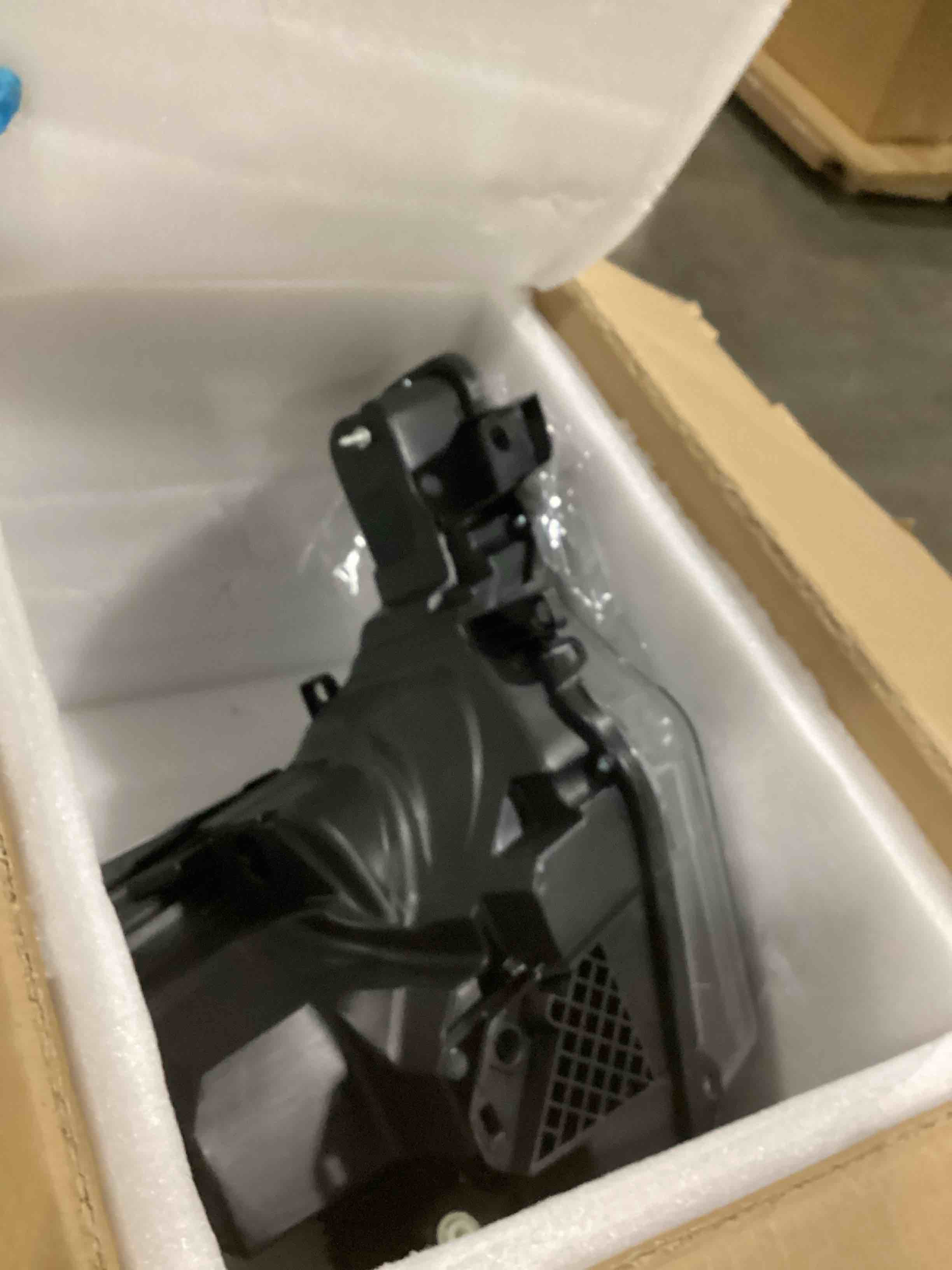 https://s3.amazonaws.com/lotting-images-prod/bidfta/TEA1579289_1743003018077.jpeg